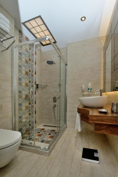 Corner Suite thumbnail 6