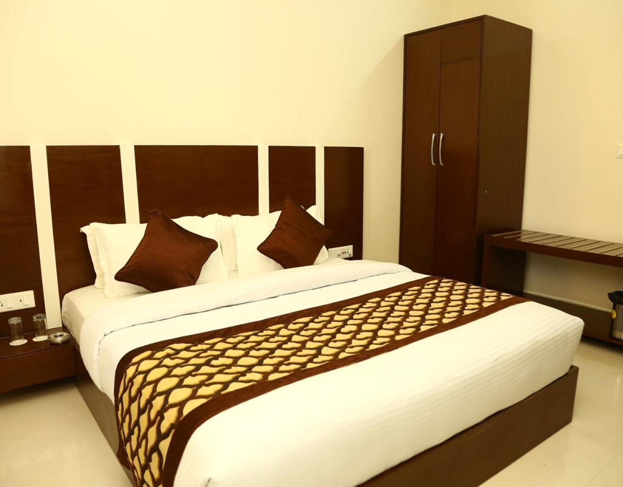 Standard King Room