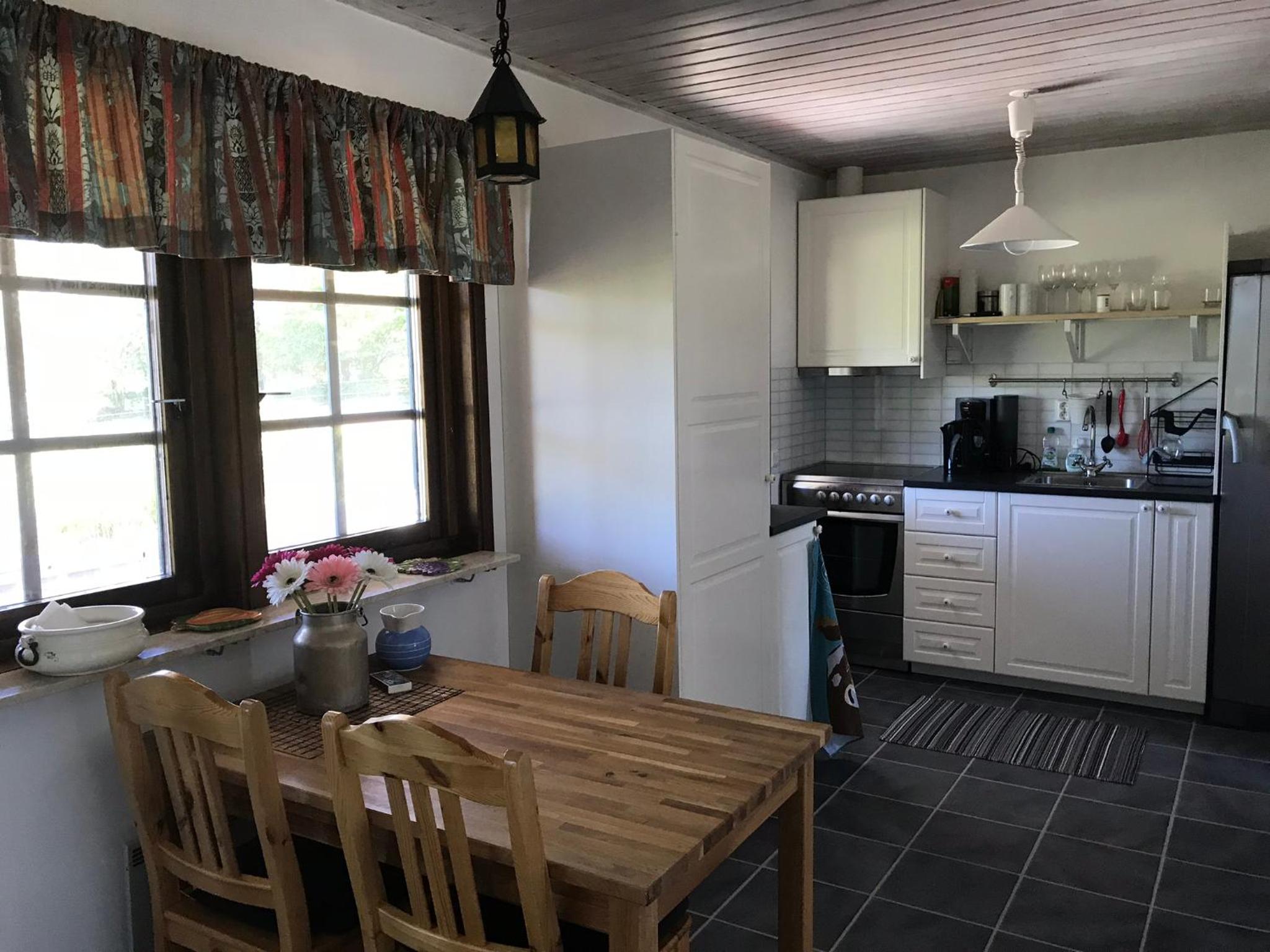Three-Bedroom House photo 3