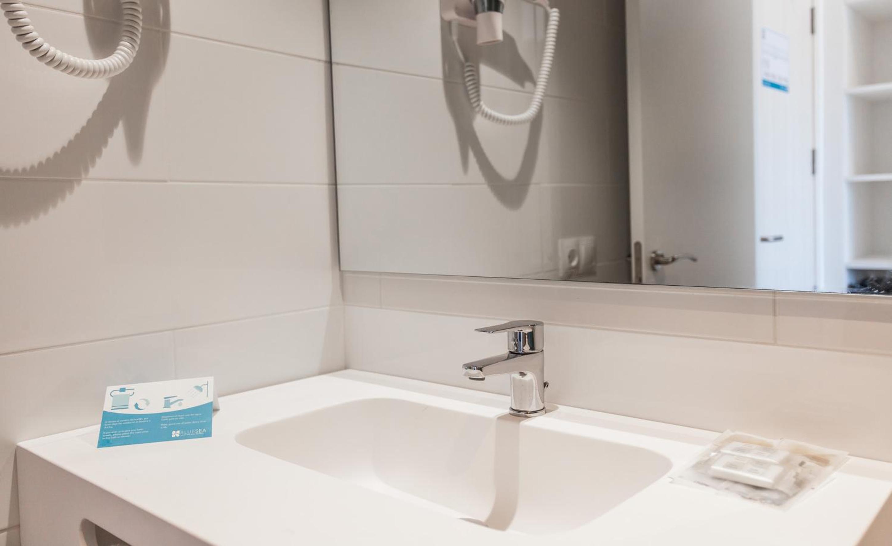 Double Room - Photo 7