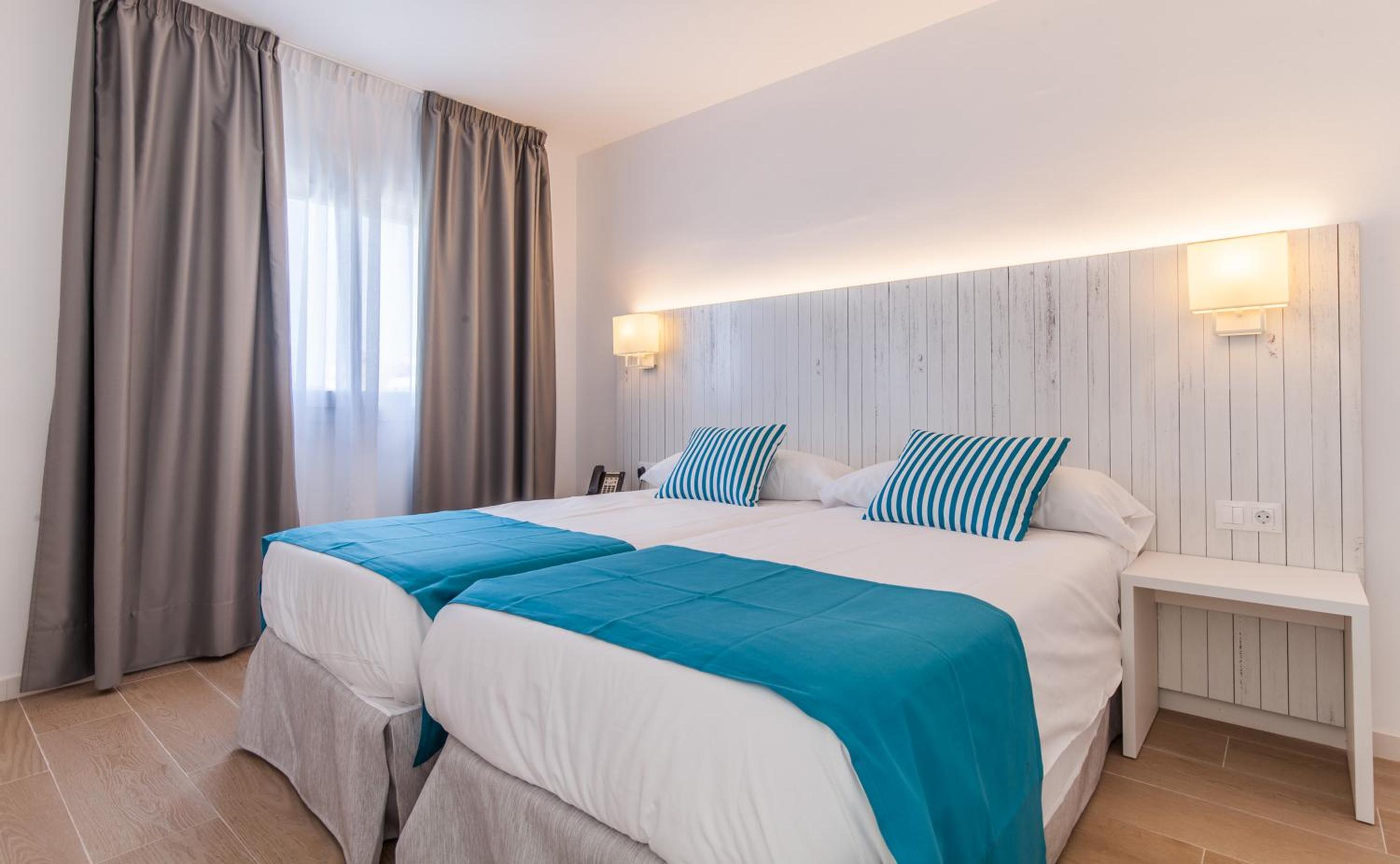 Junior Suite (3 Adults + 1 Child) - Photo 8