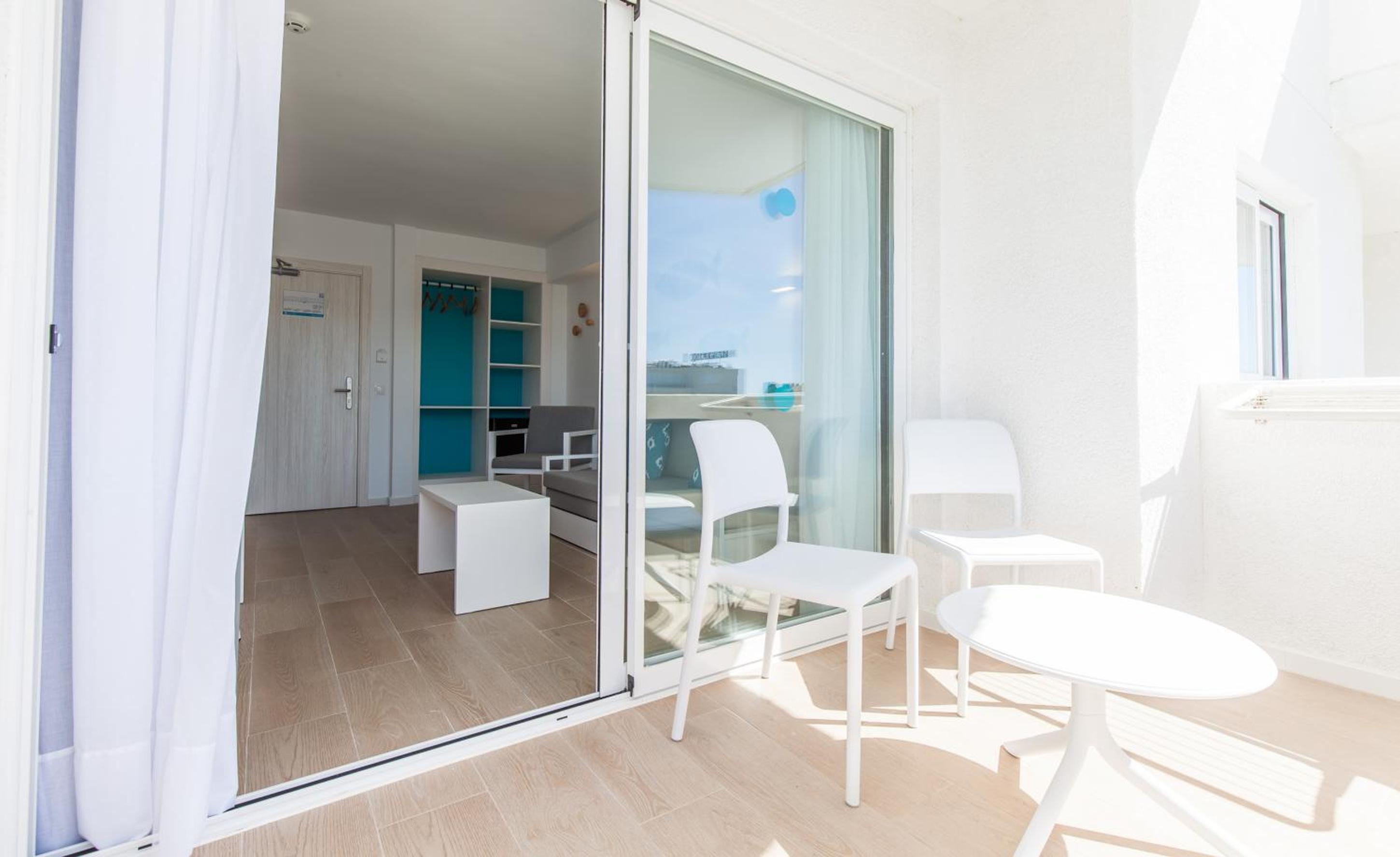 Junior Suite (3 Adults + 1 Child) - Photo 3
