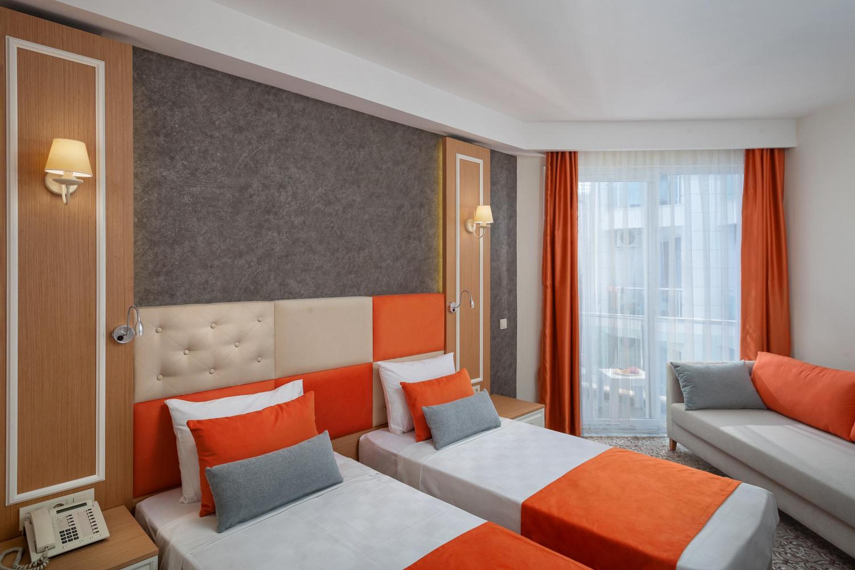 Superior Room with City View