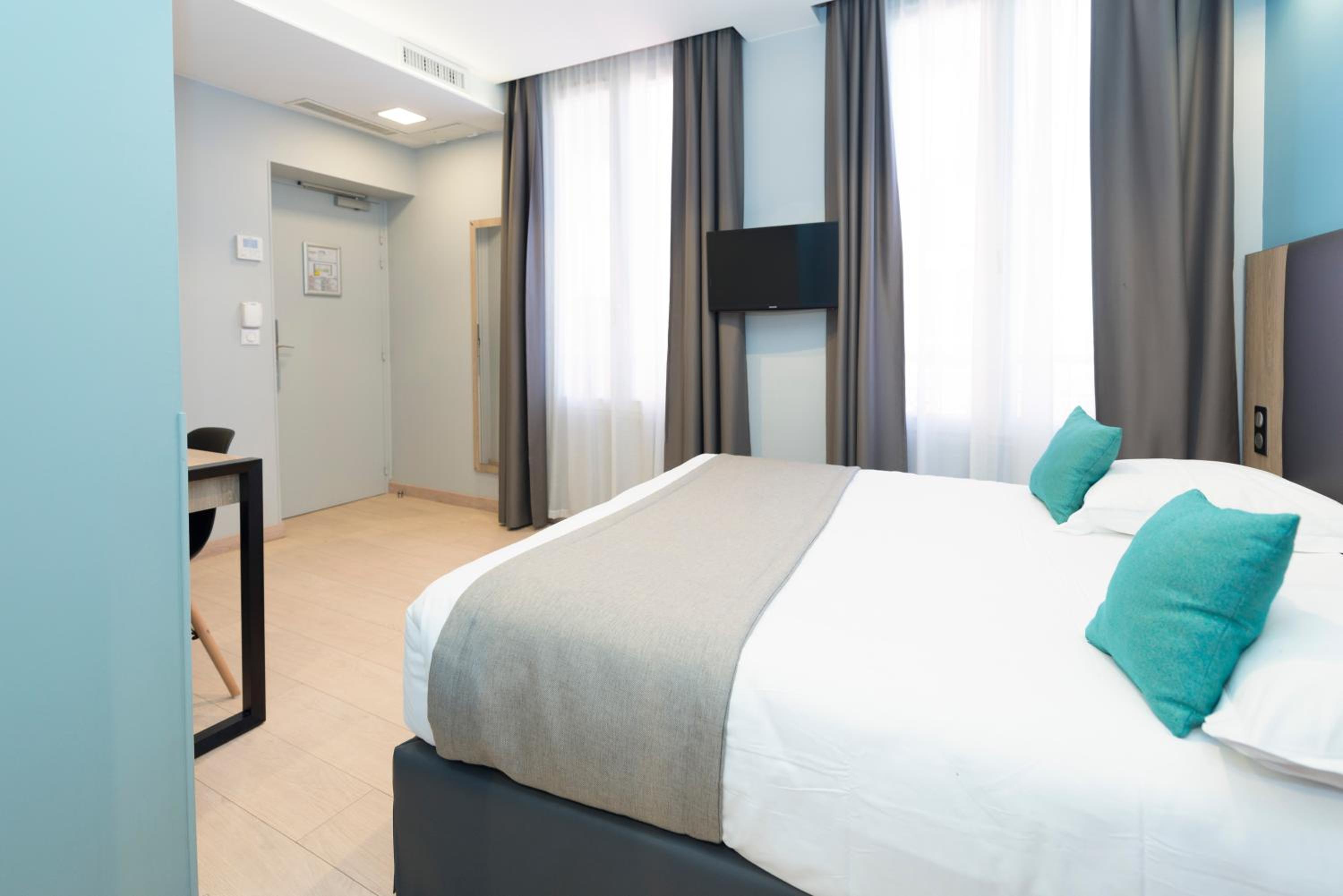 Double Room - Photo 2