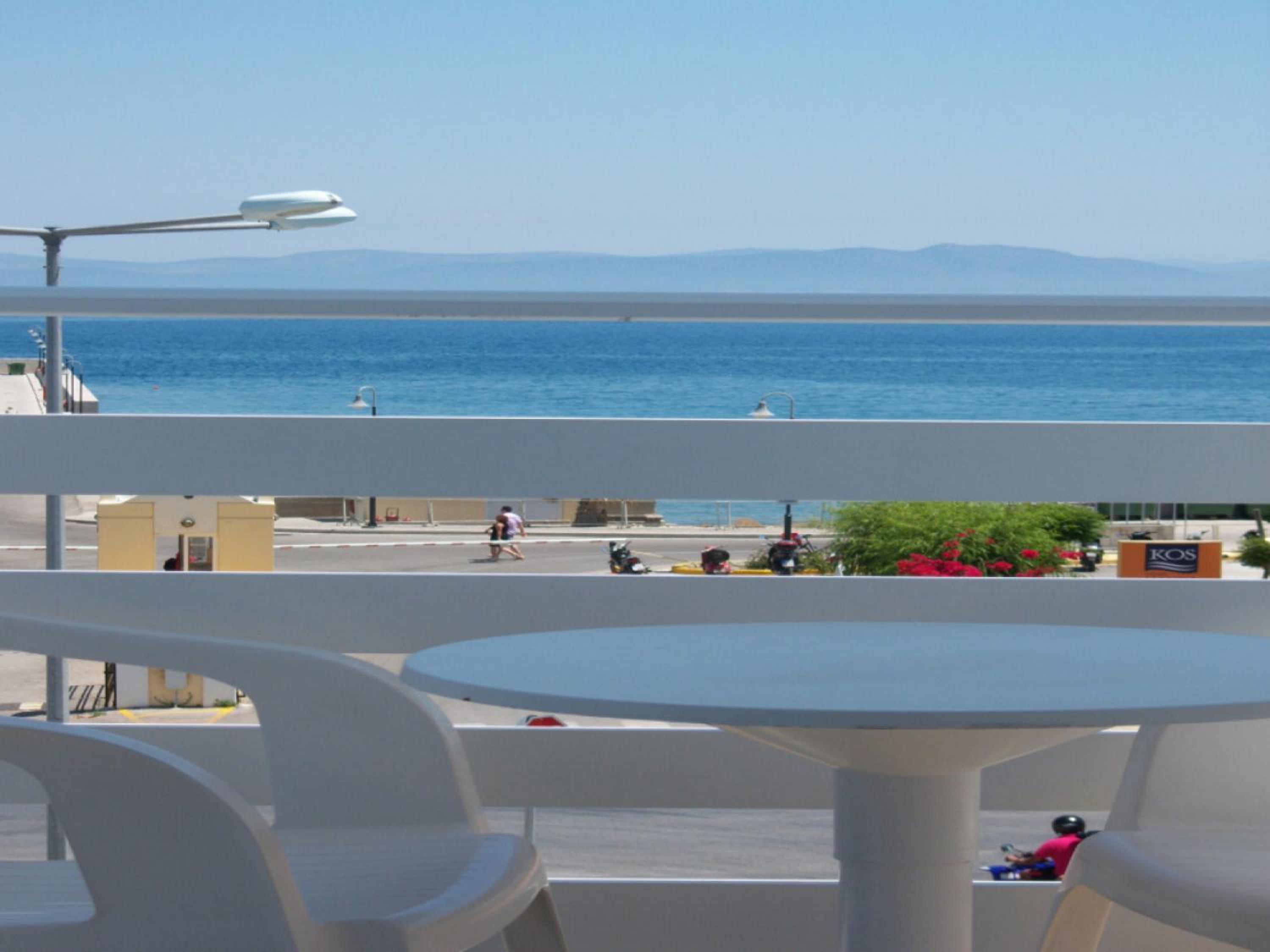 Twin Room with Sea View - Photo 4