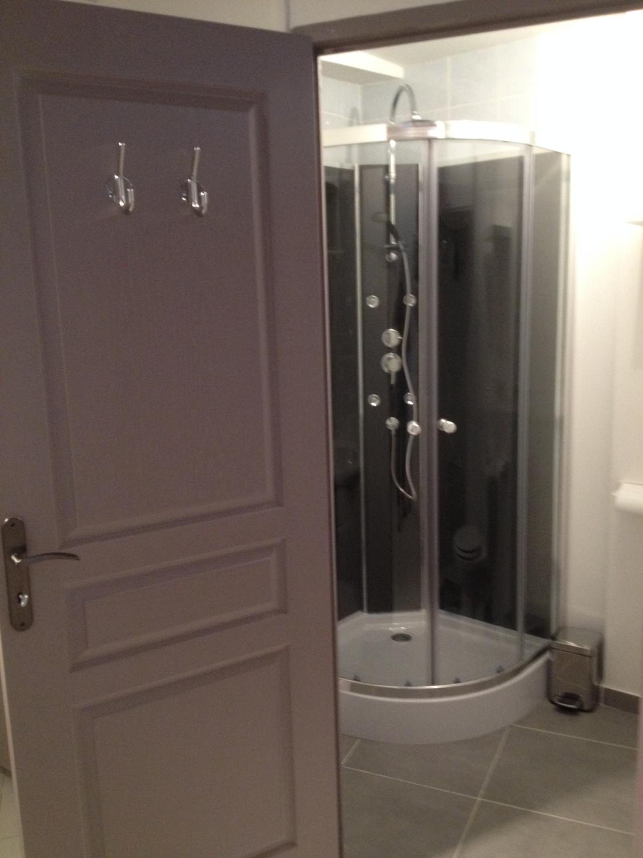 Studio Apartment photo 1