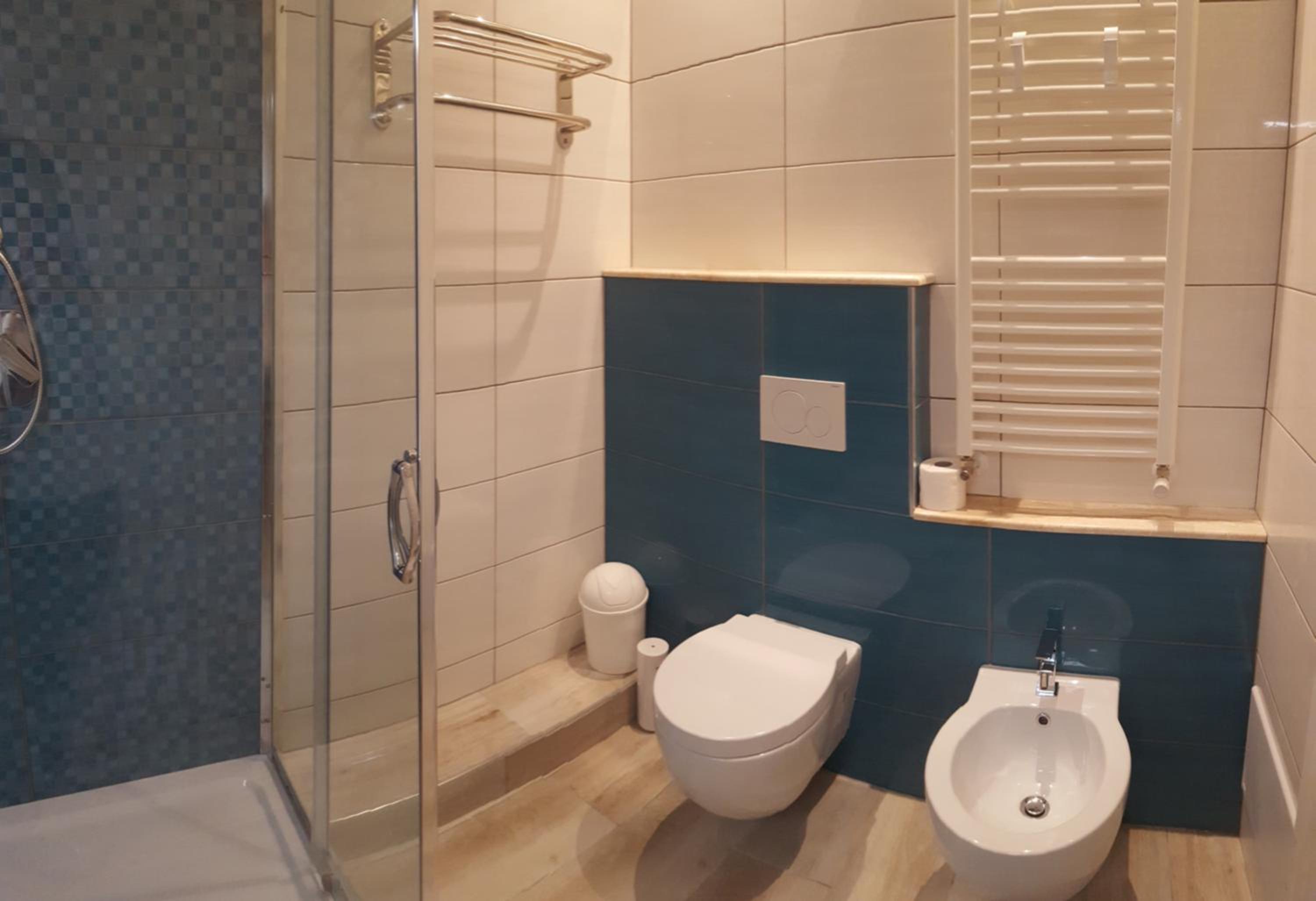 Double or Twin Room with Private External Bathroom - Photo 2