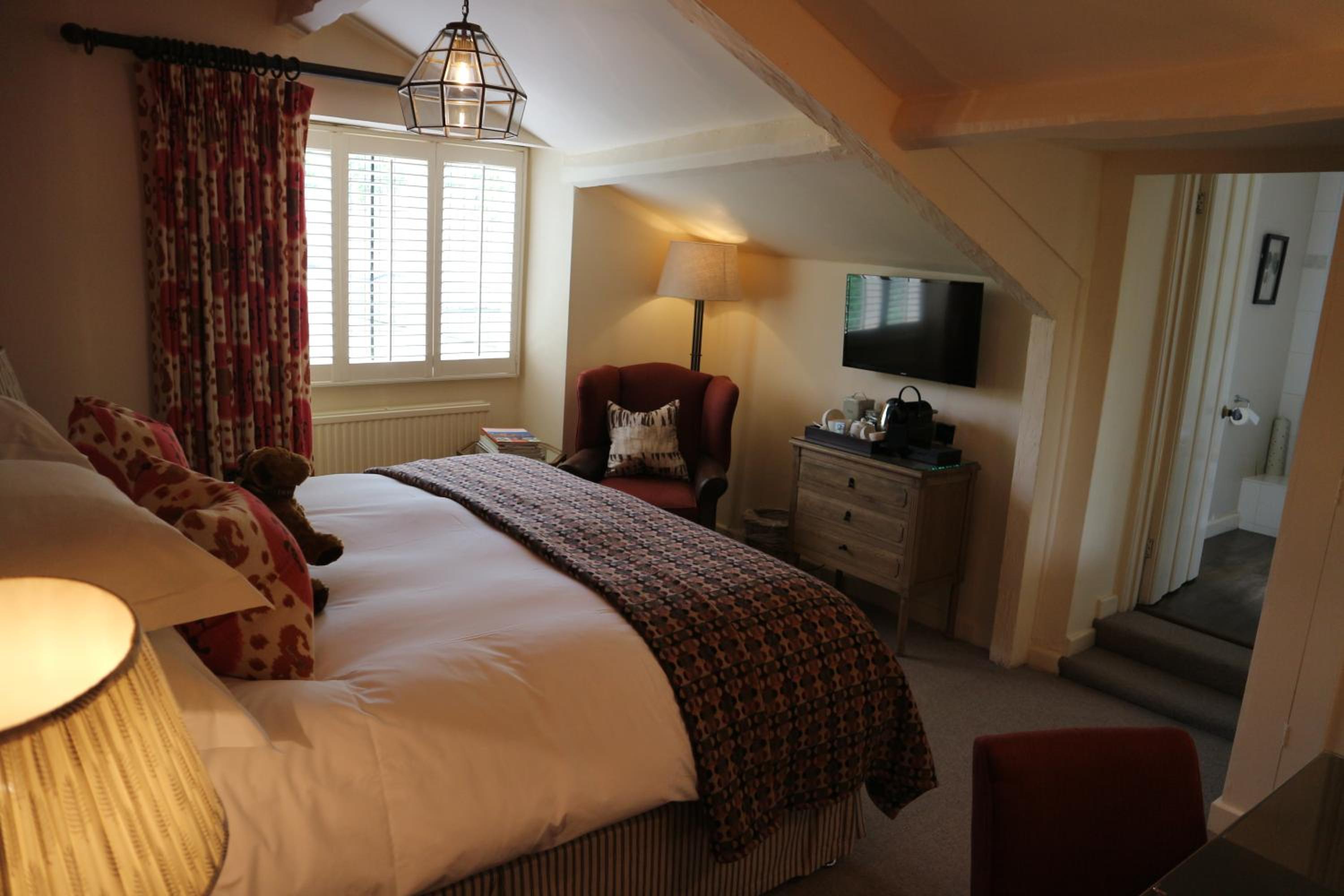 Superior Twin or Double Room - Photo 8