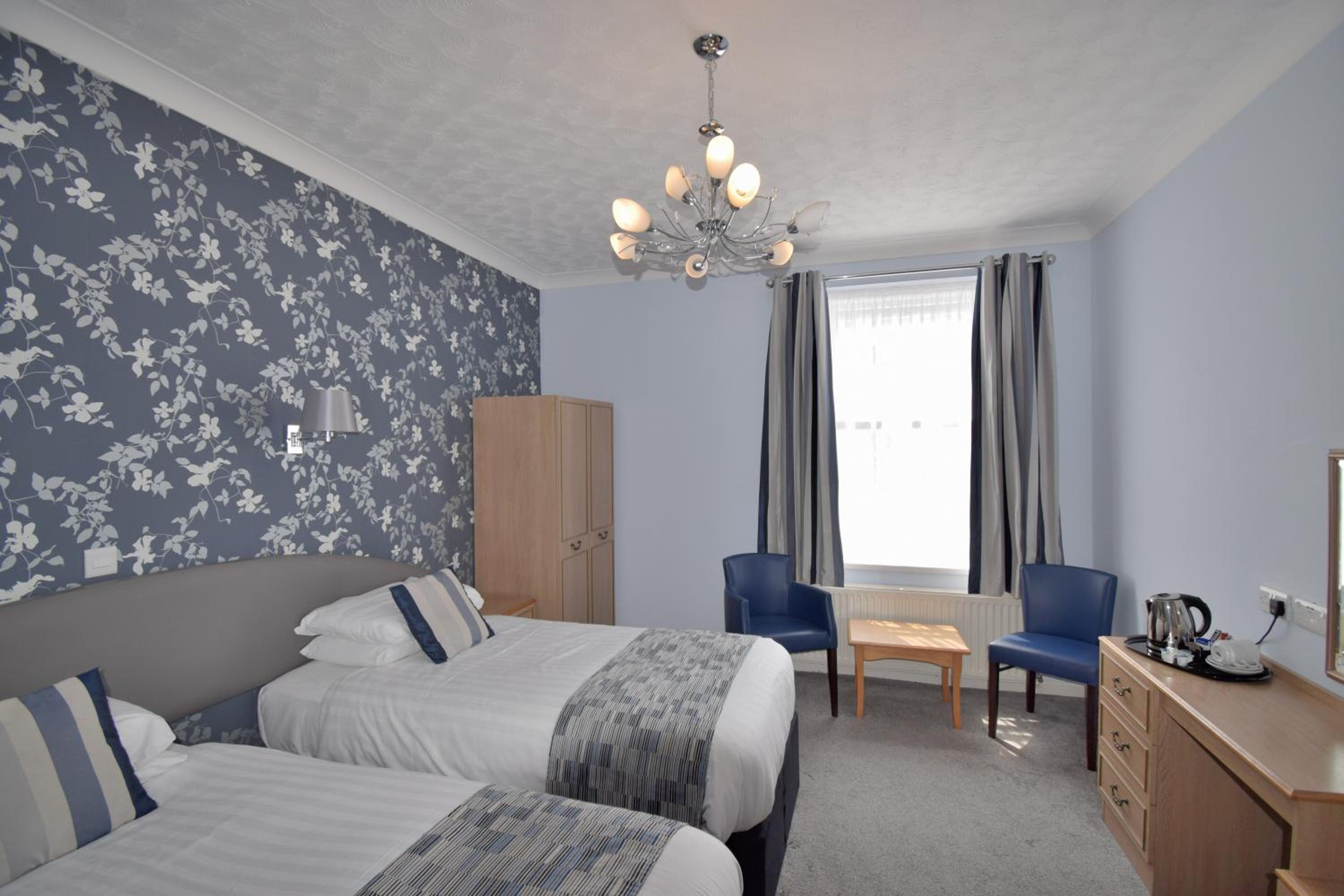 Standard Twin Room photo 2