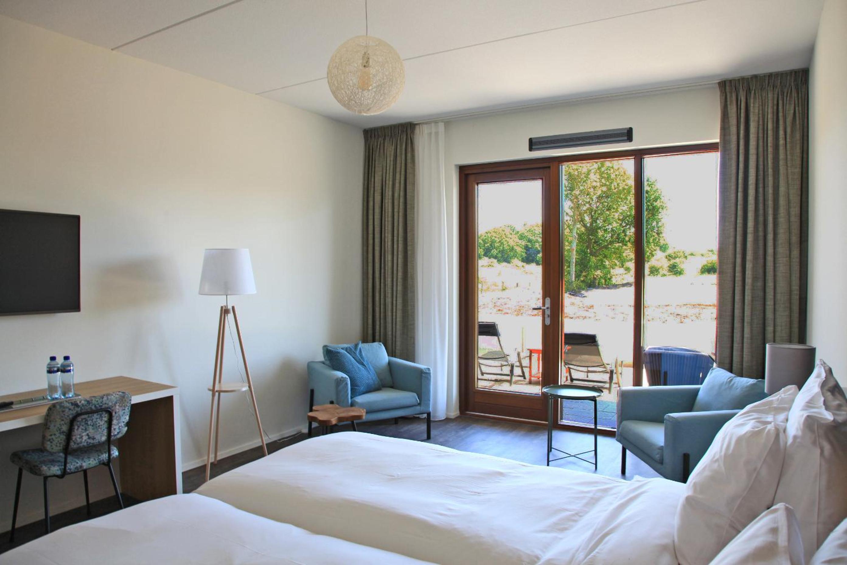 Comfort Room with Balcony (No pets allowed) photo 1