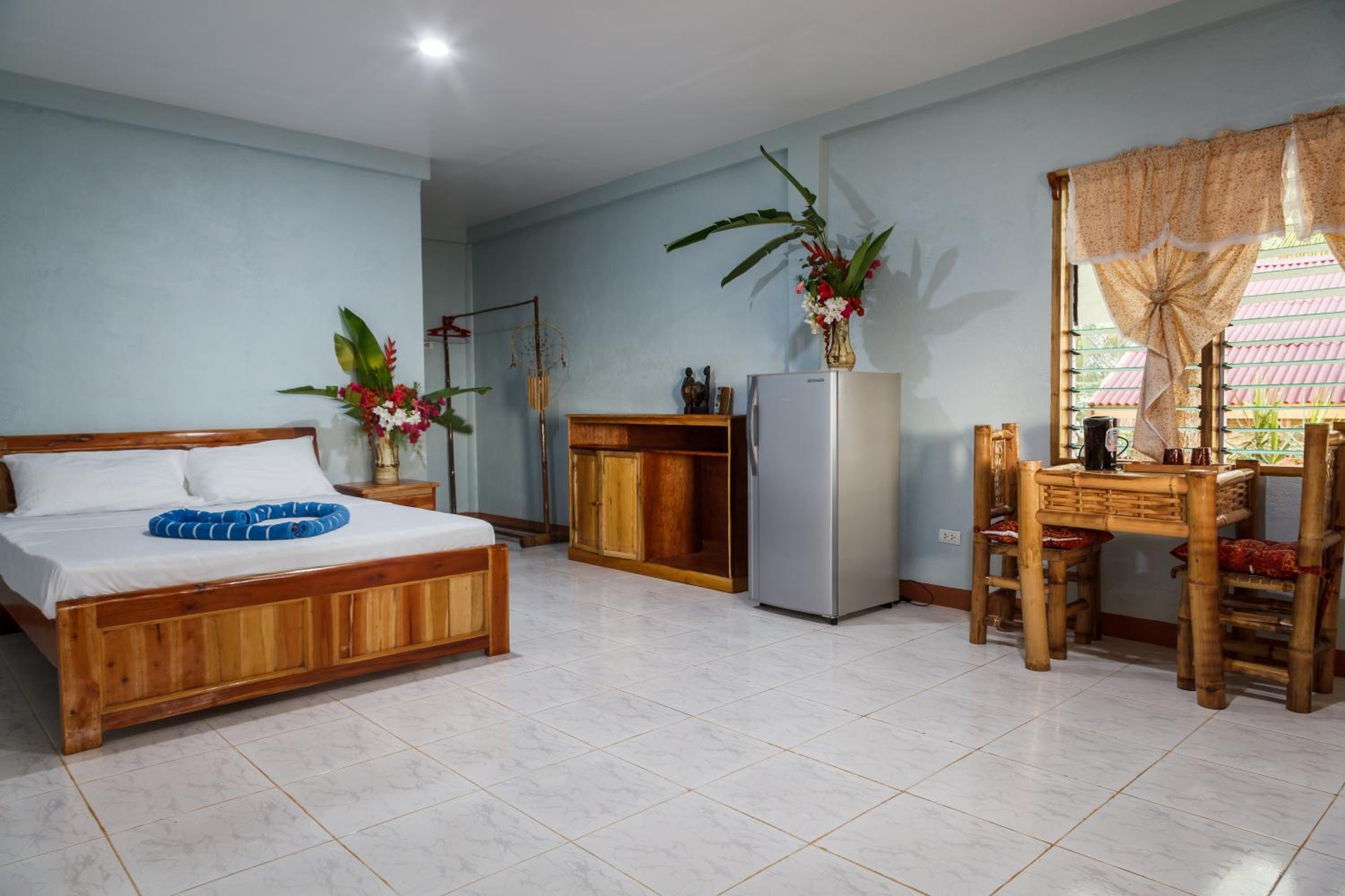 Deluxe Double Room with Balcony and Sea View - Photo 10