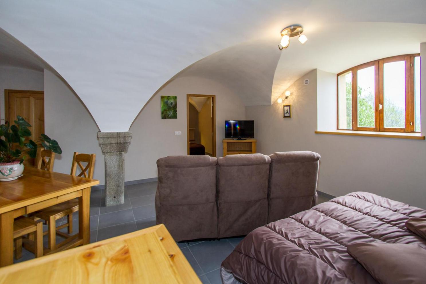 Family Room with Mountain View photo 3