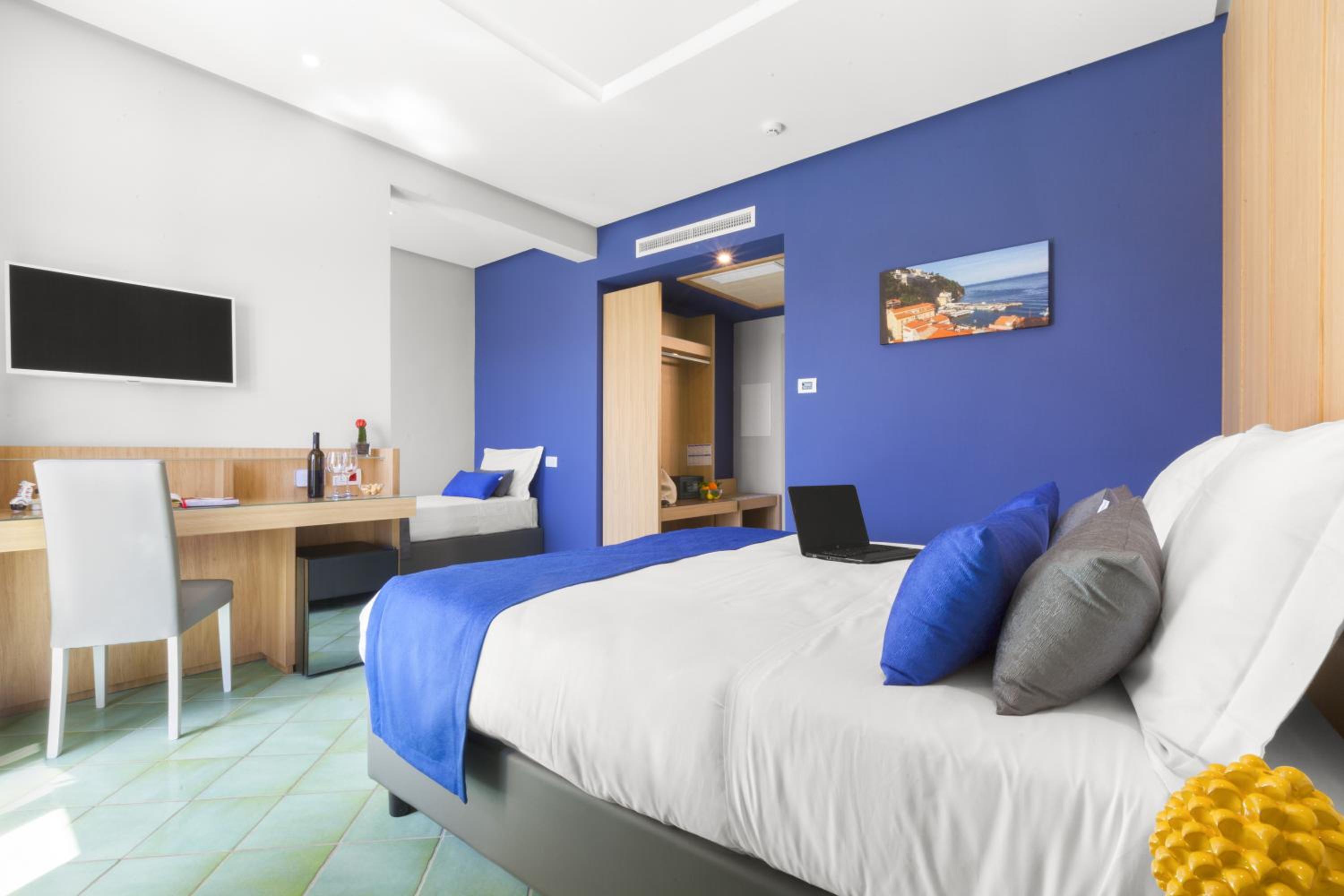 Comfort Triple Room