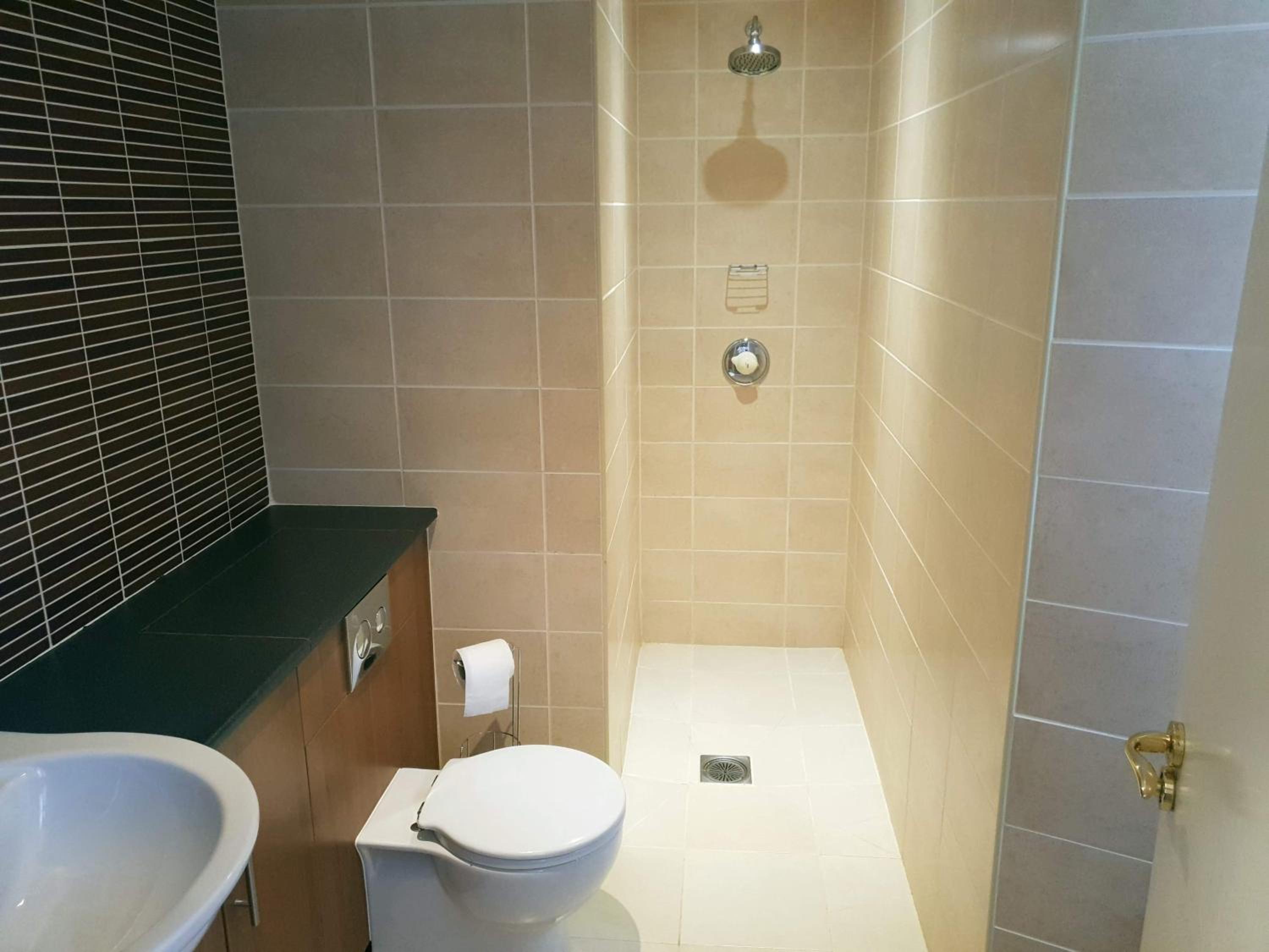 Budget Double Room - Photo 6