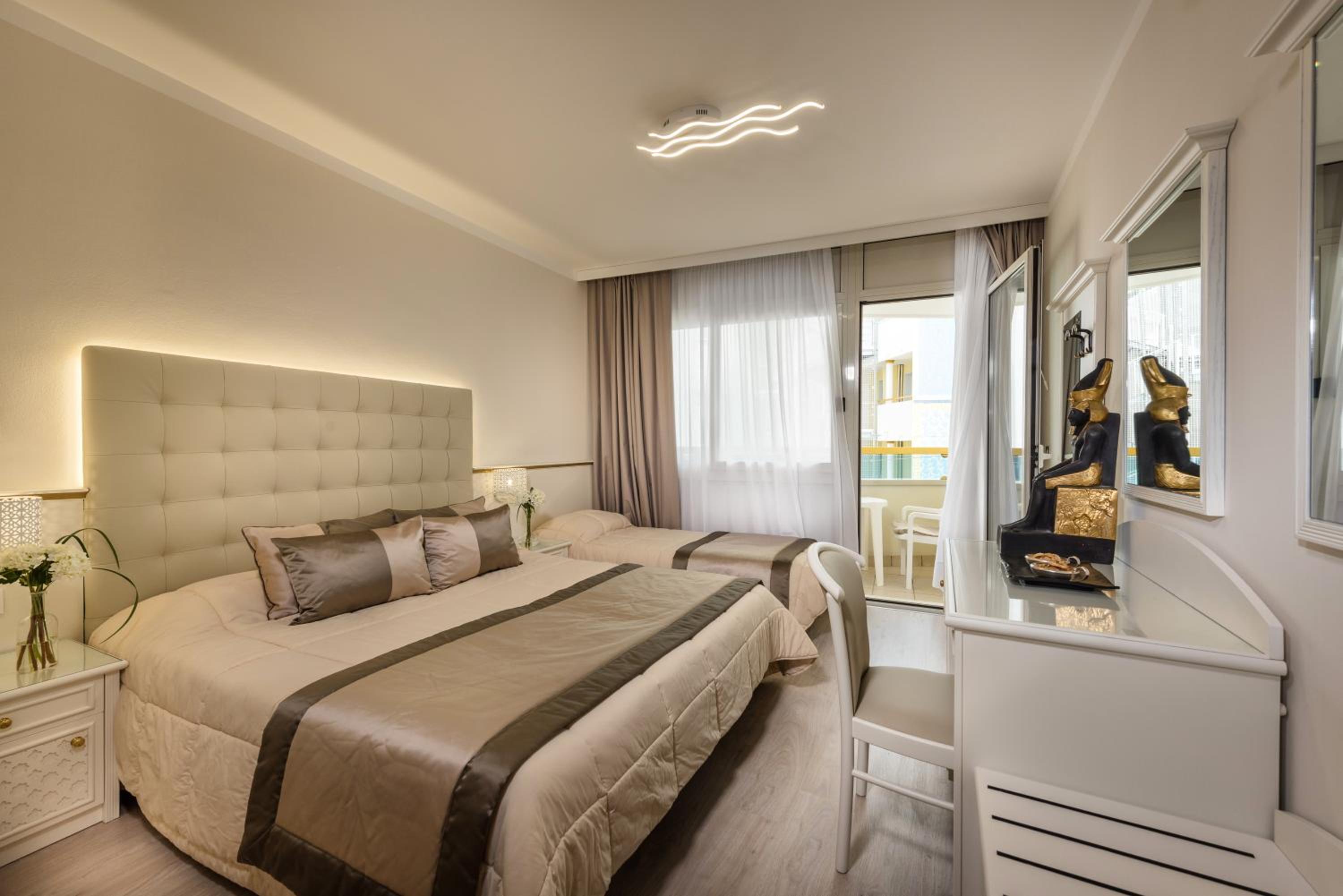 Double or Twin Room with Balcony photo 1