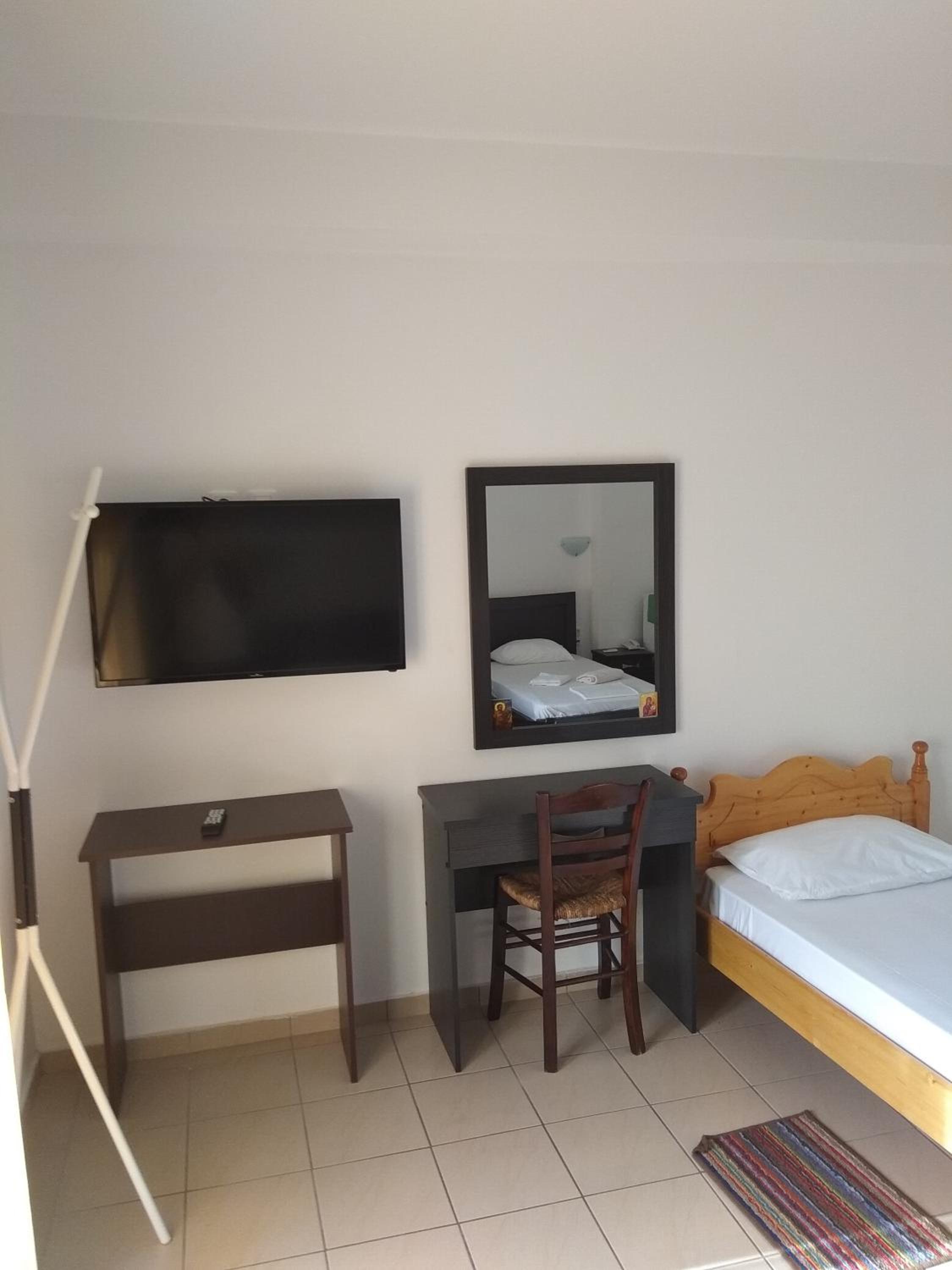 Quadruple Room with Balcony - Photo 1