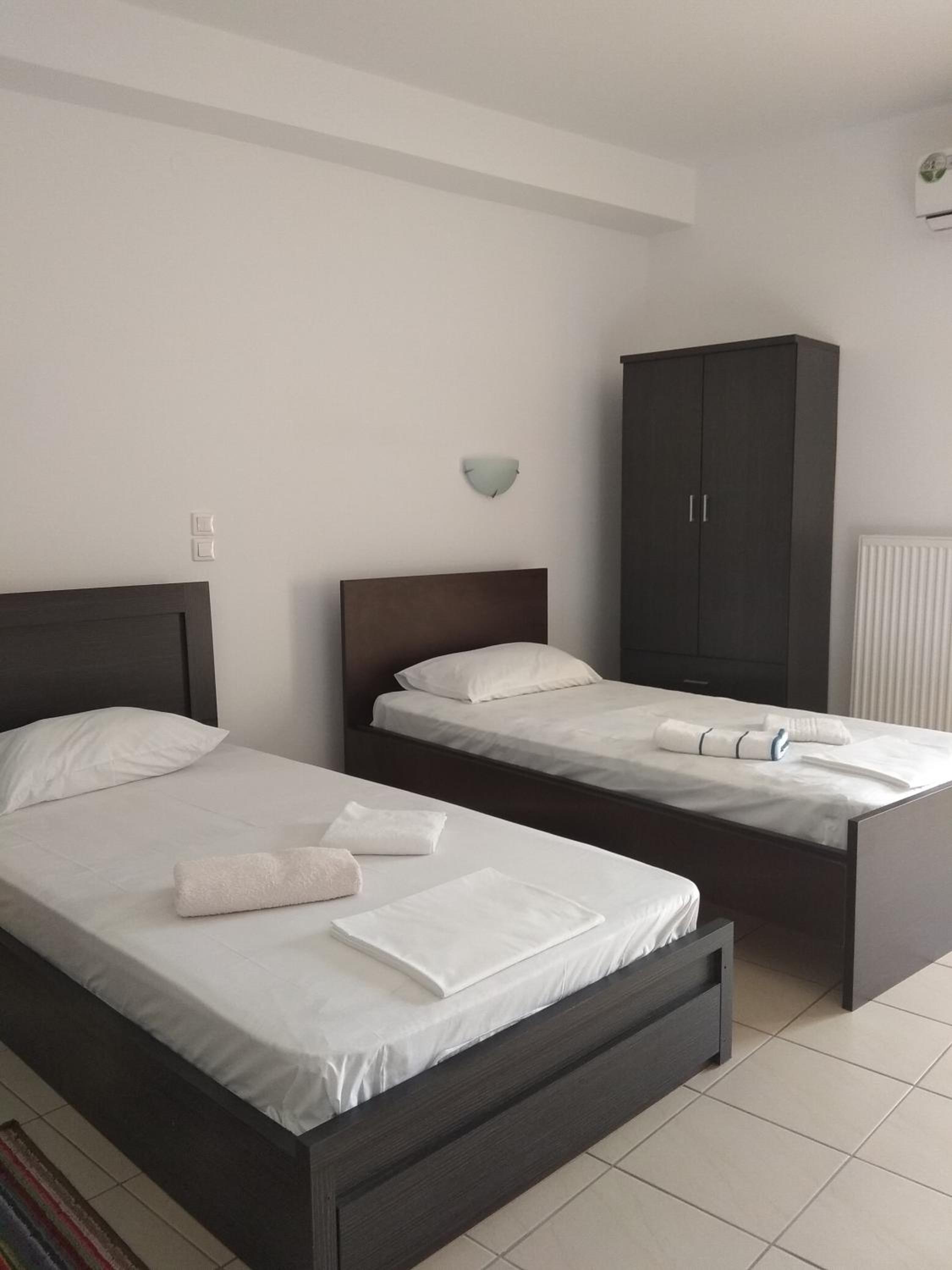 Quadruple Room with Balcony - Photo 16