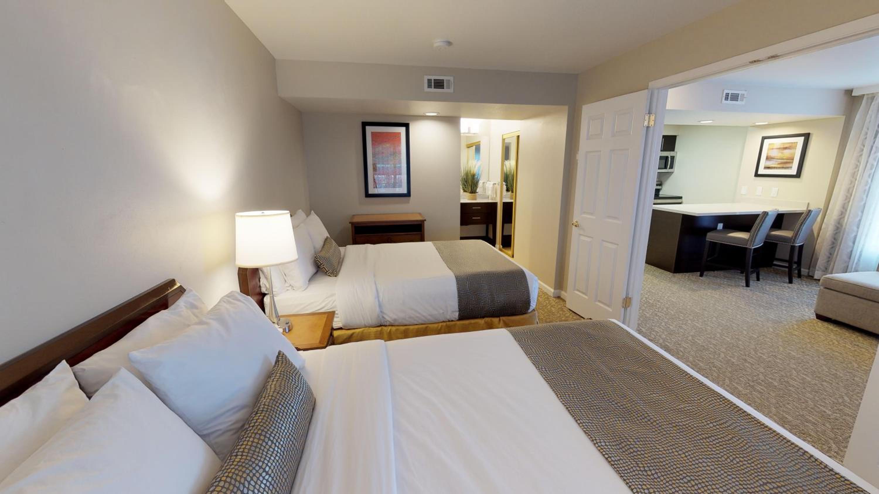 One-Bedroom Suite - 2 Double Beds - Photo 2