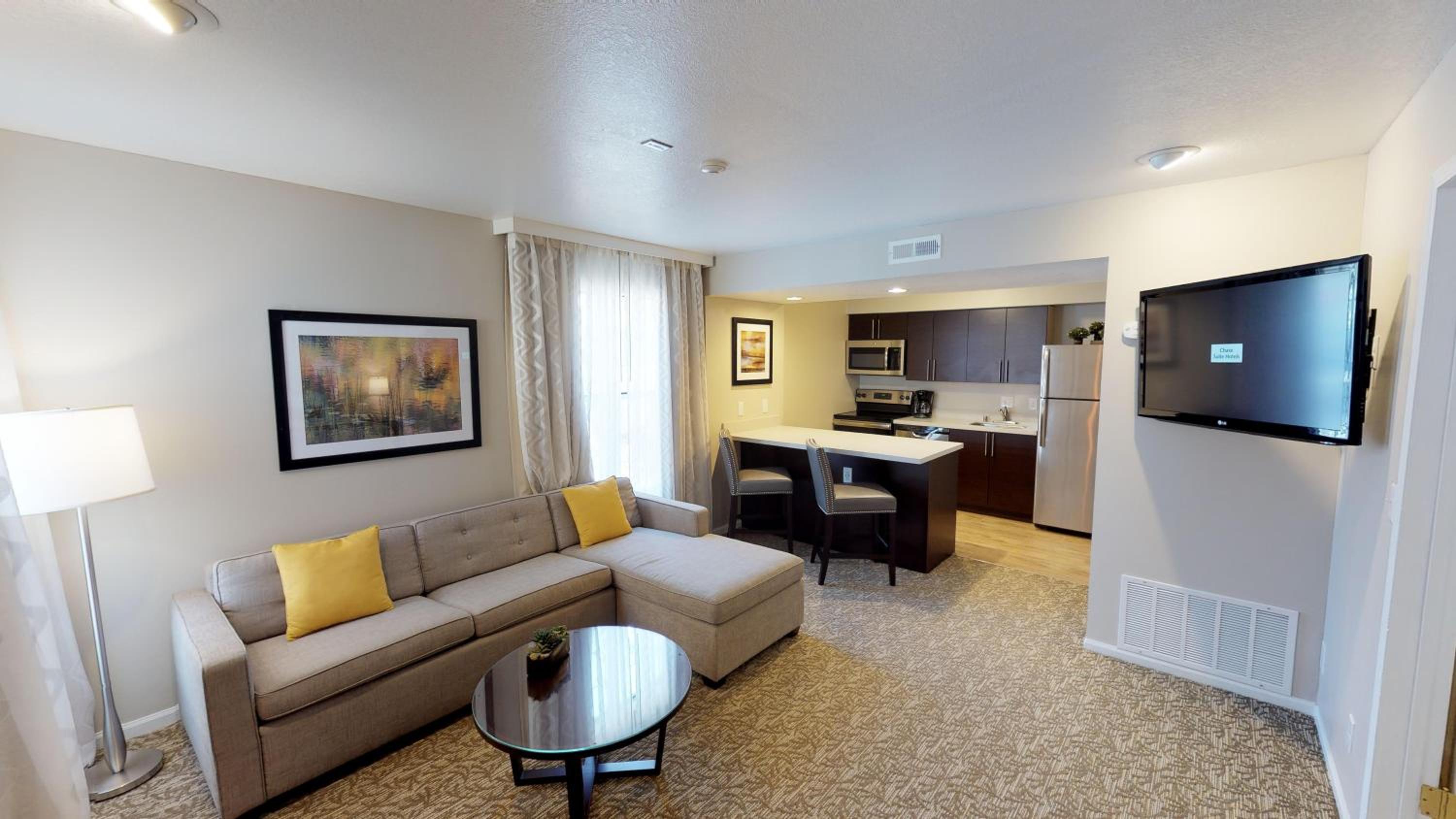 One Bedroom Suite - 1 King Bed - Photo 5