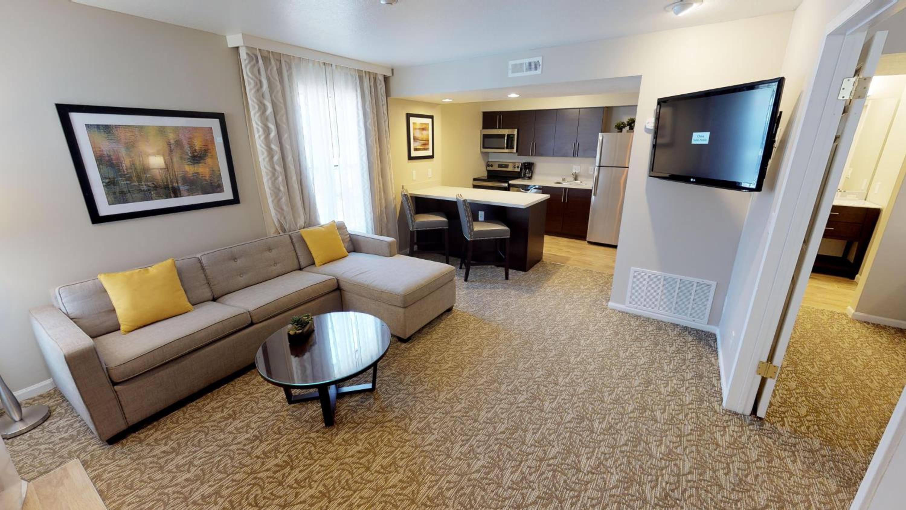 One Bedroom Suite - 1 King Bed - Photo 7