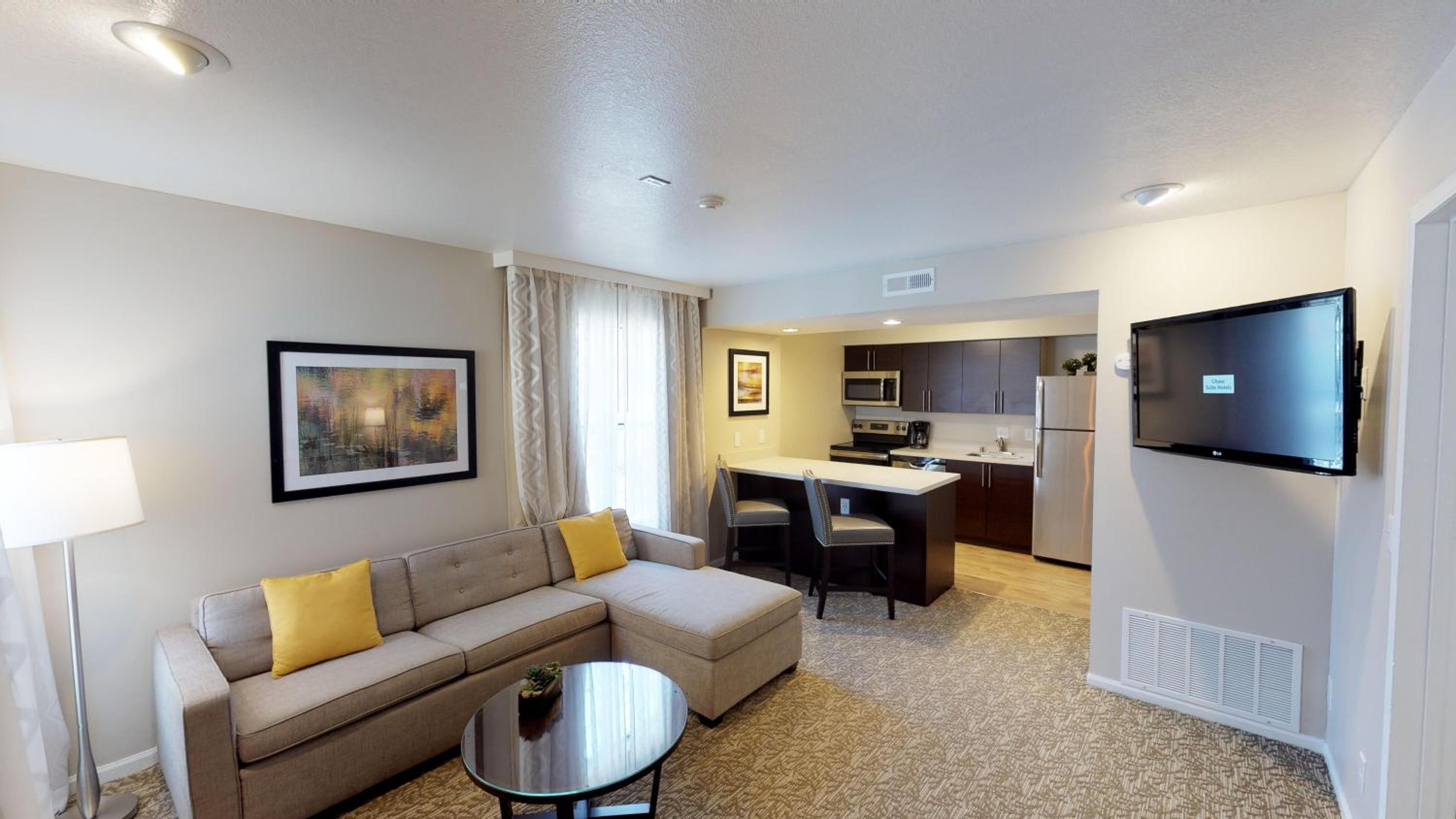 One Bedroom Suite - 1 King Bed - Photo 11