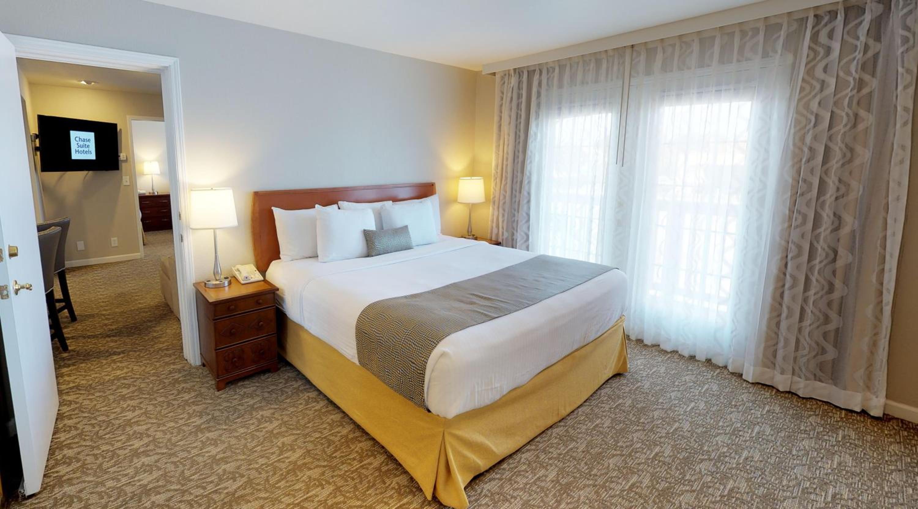 Two-Bedroom Suite - Photo 2