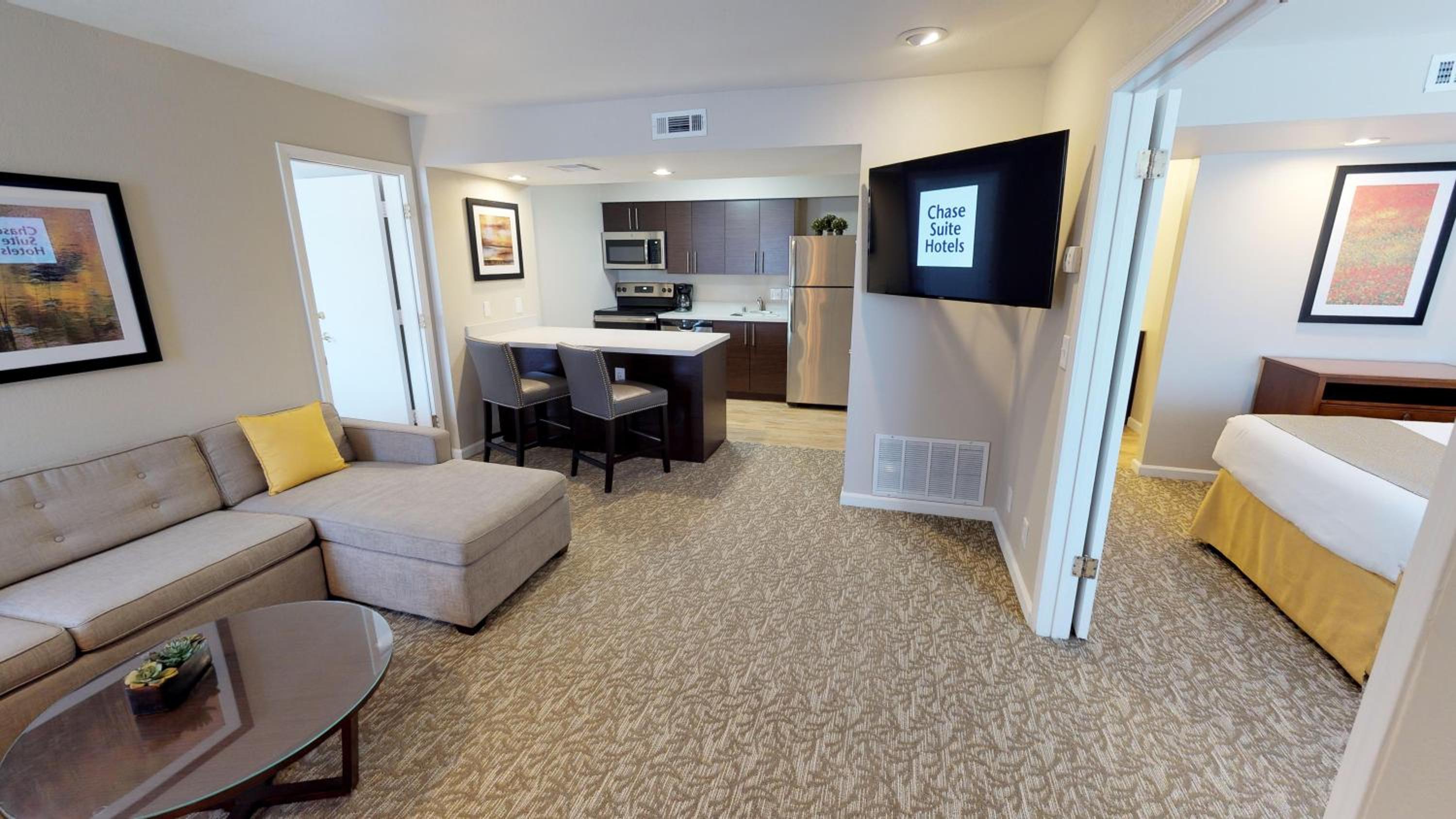 Two-Bedroom Suite - Photo 8