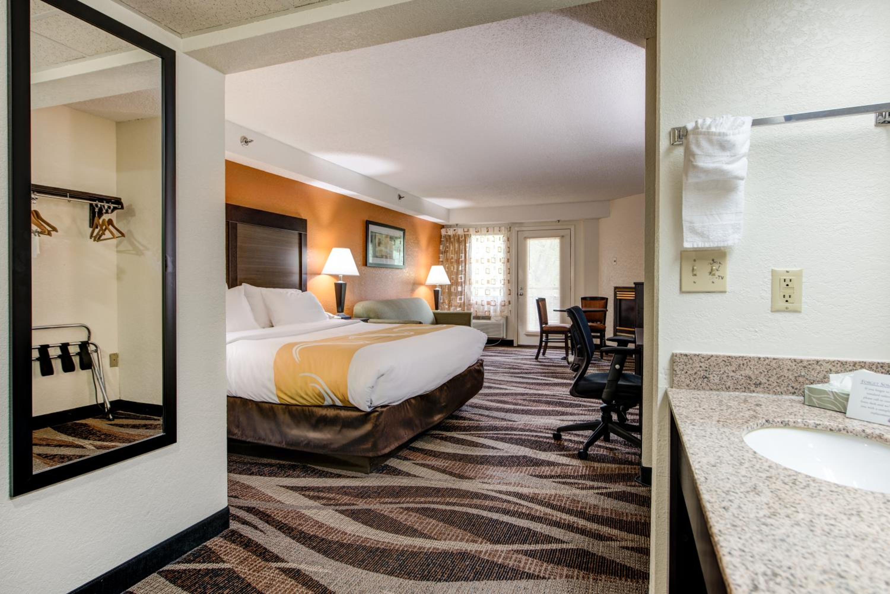 King Room with Mountain View - Photo 4