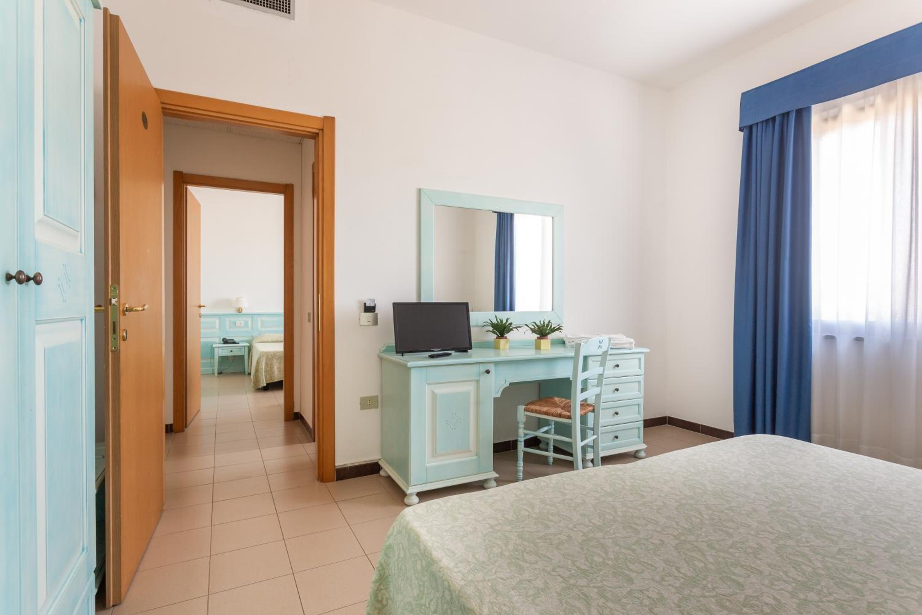 Two Connecting Double Rooms - Photo 19