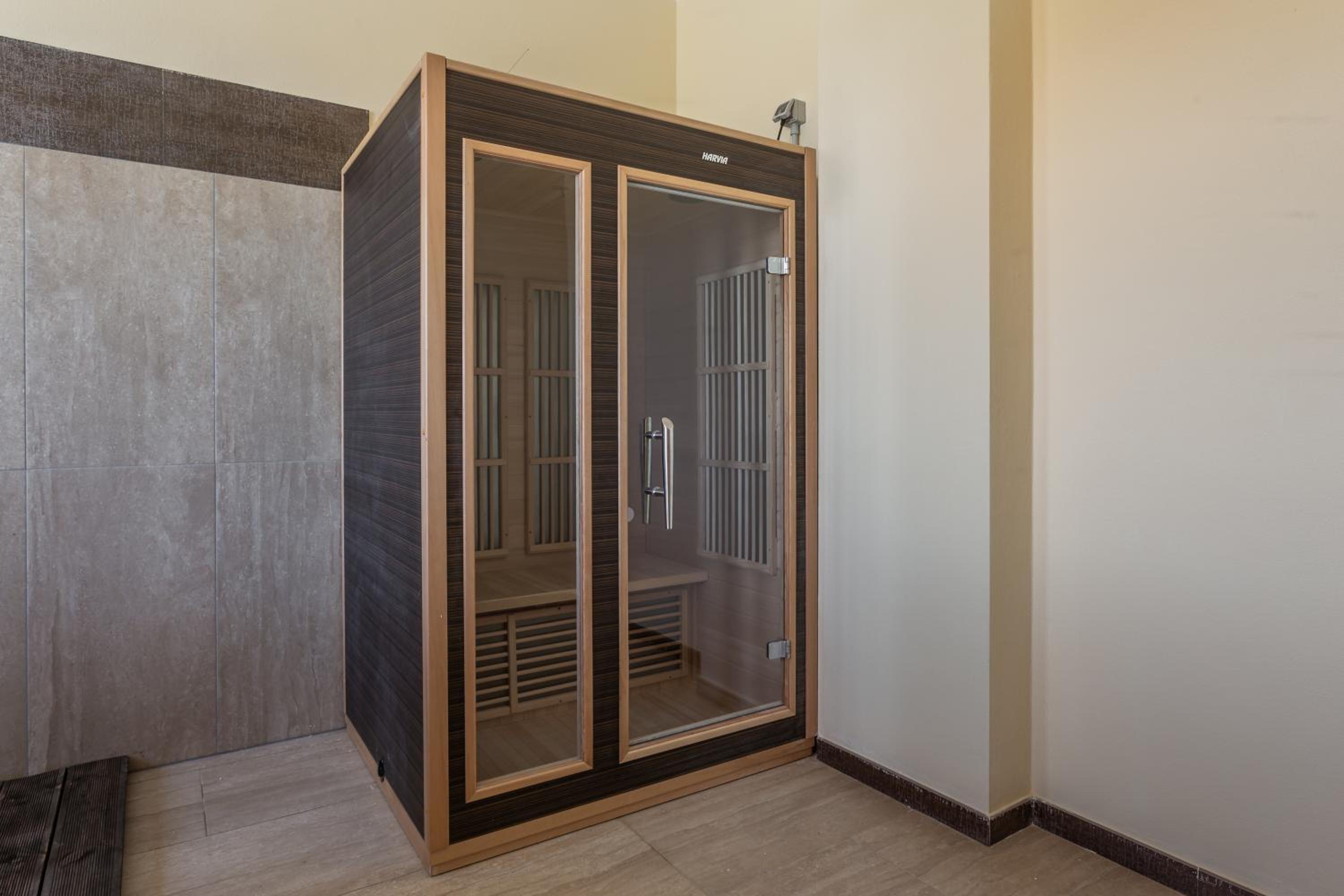 Double Room with Spa Access photo 2