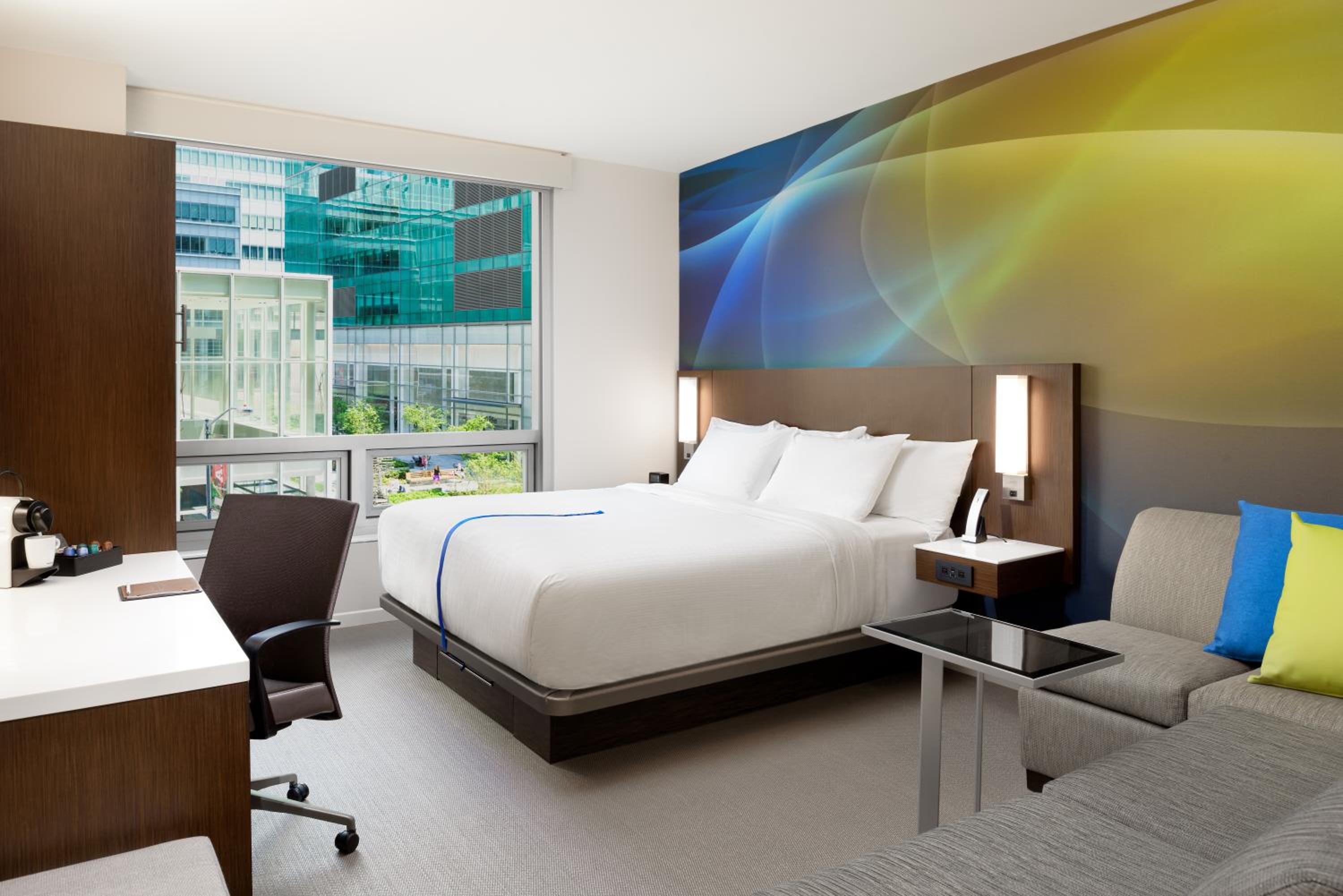 公园广场大床客房(带沙发床)
