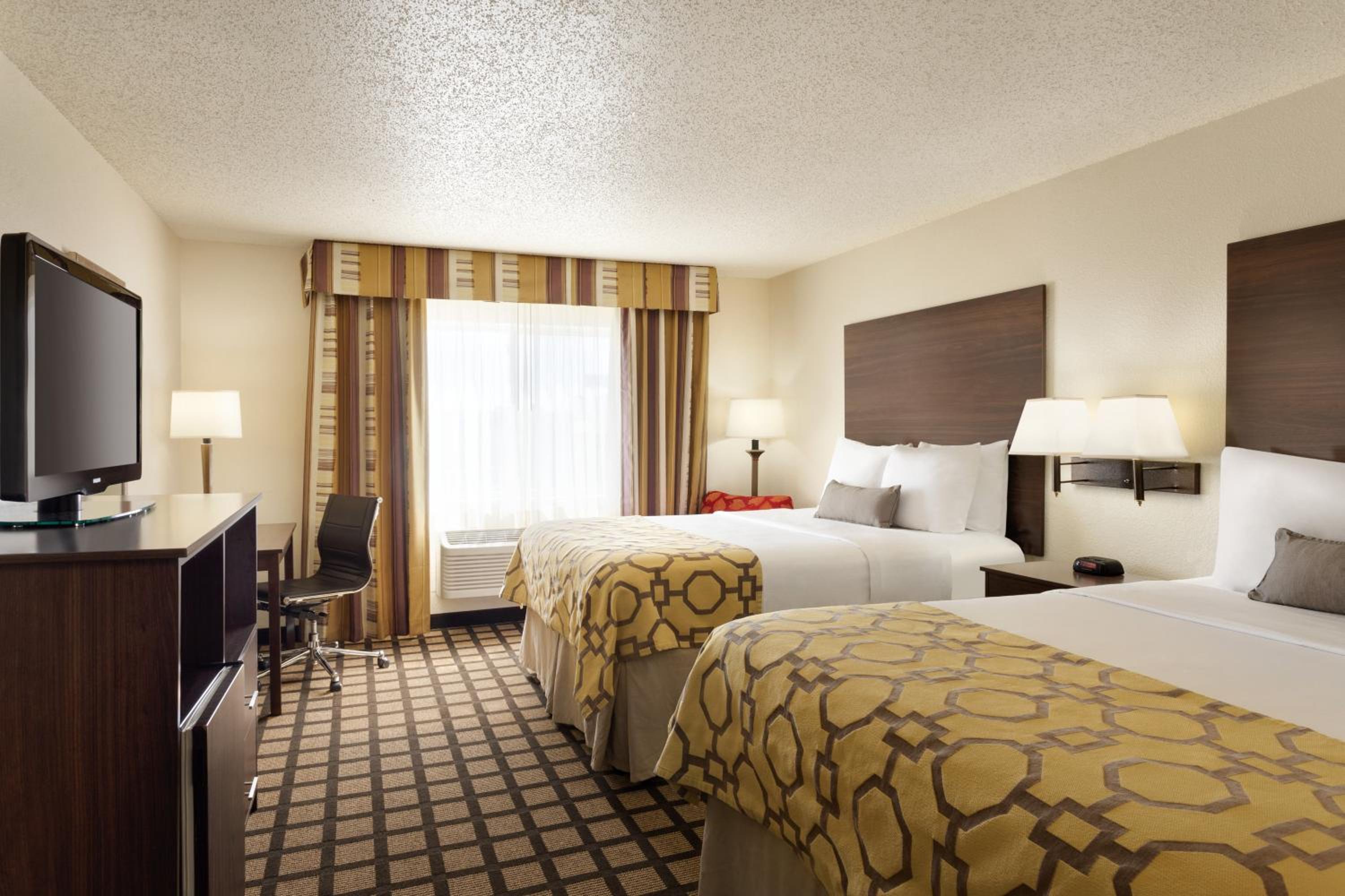 Queen Room with Two Queen Beds - Non-Smoking photo 1