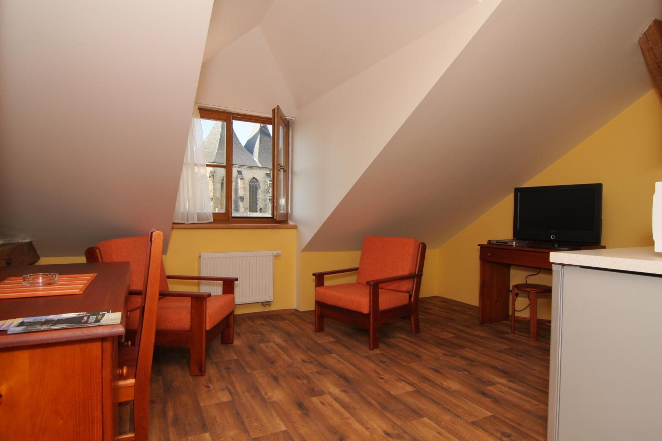 Apartment - Photo 4