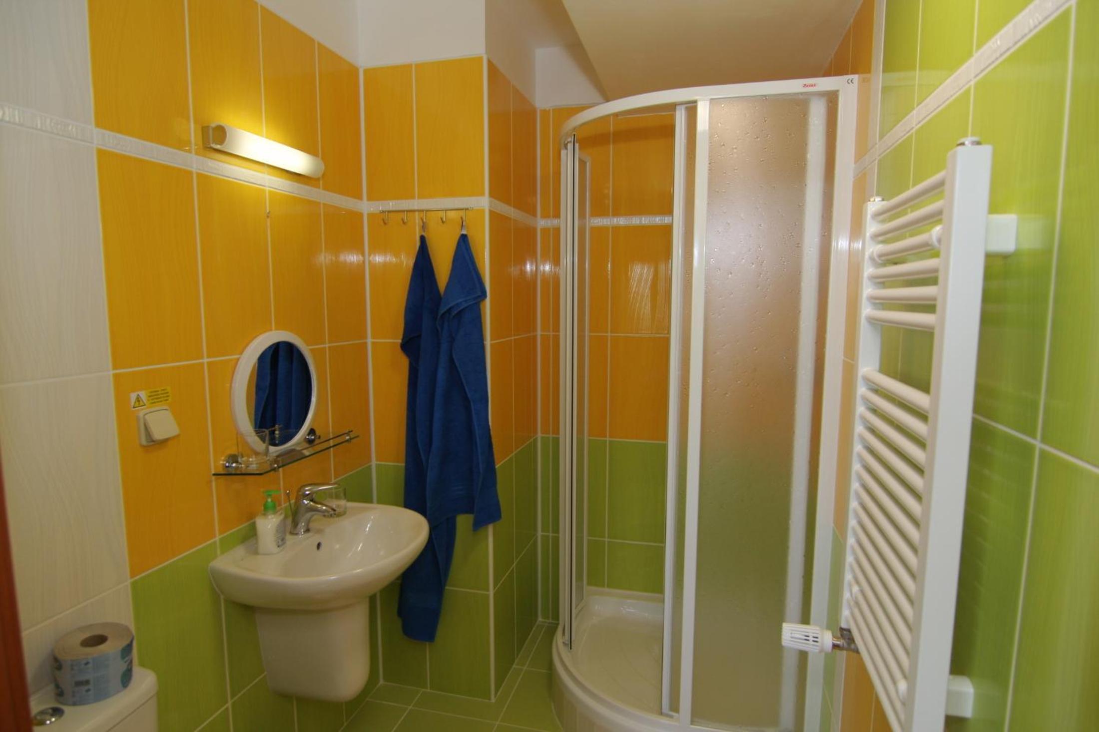 Twin Room - Photo 2