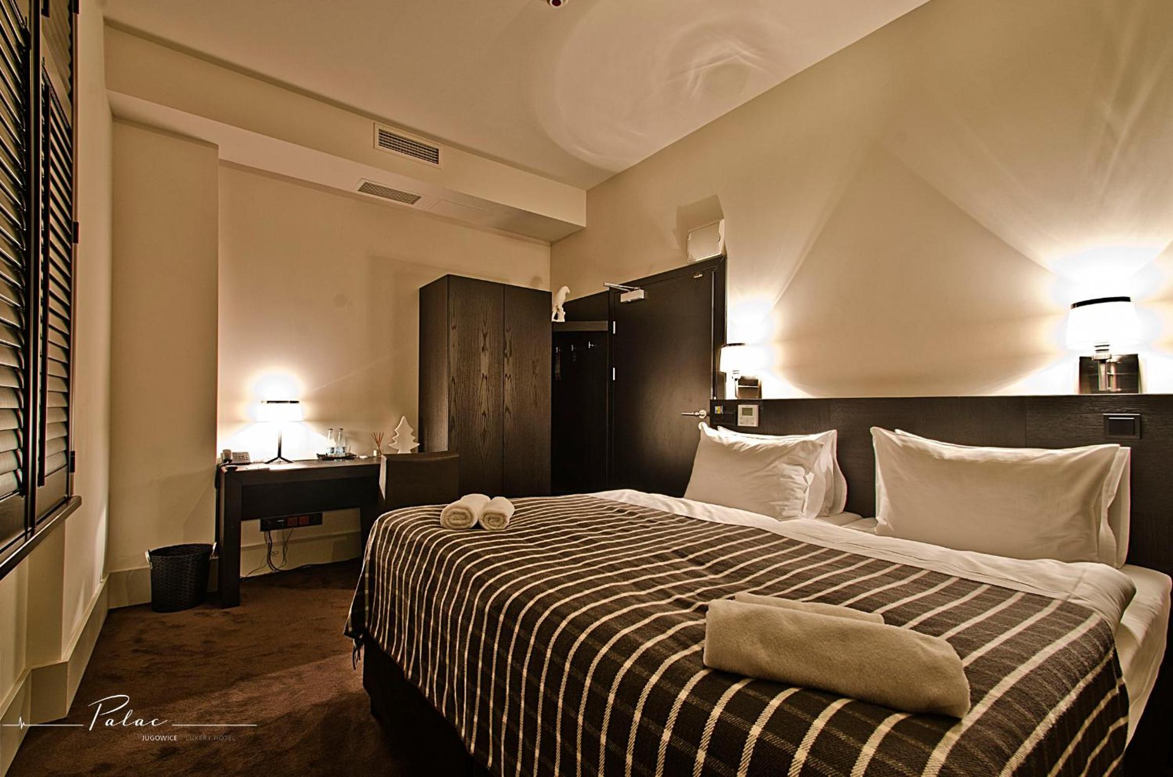 Standard Double or Twin Room - Photo 5
