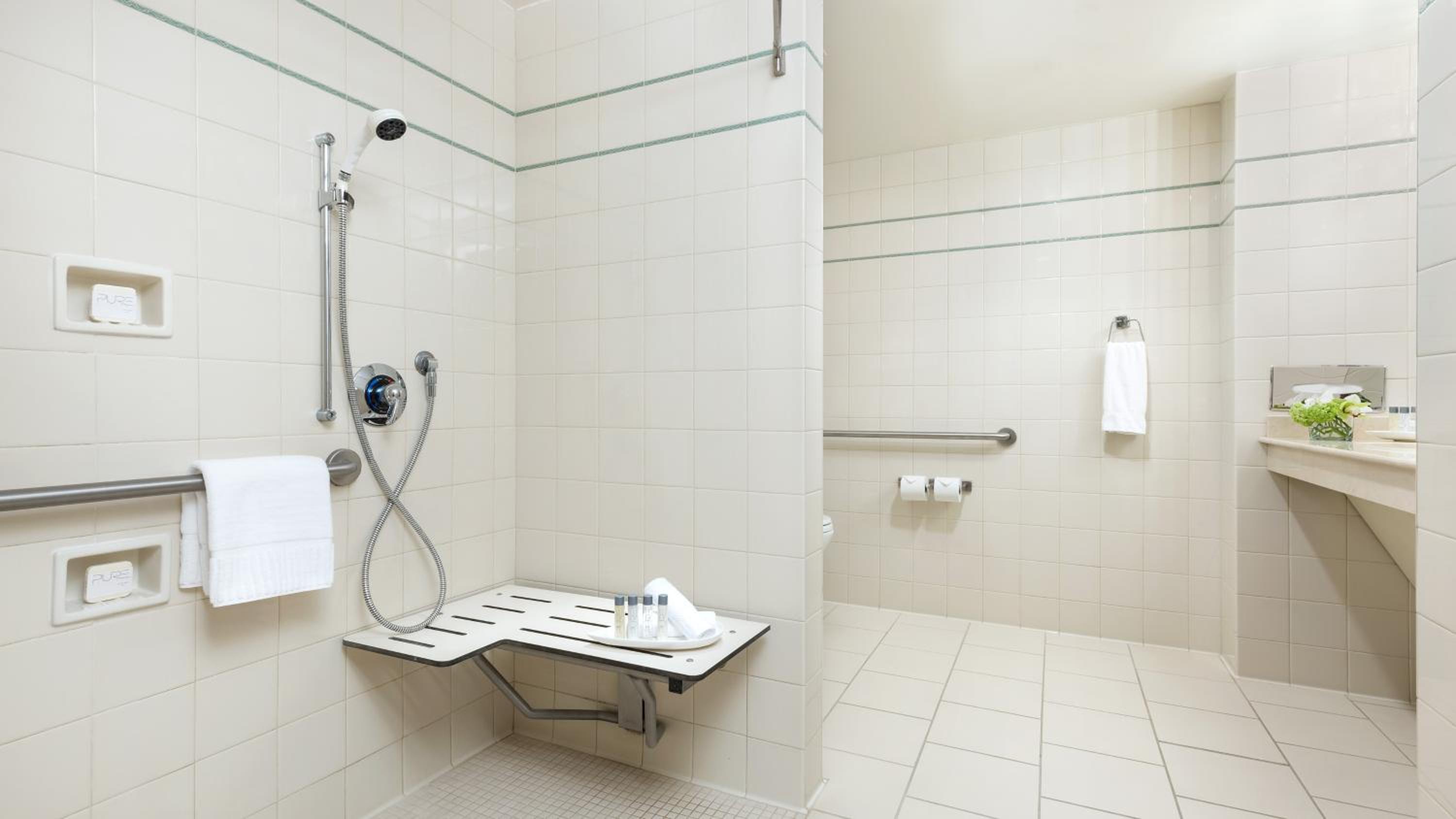 Queen Room - Disability Access