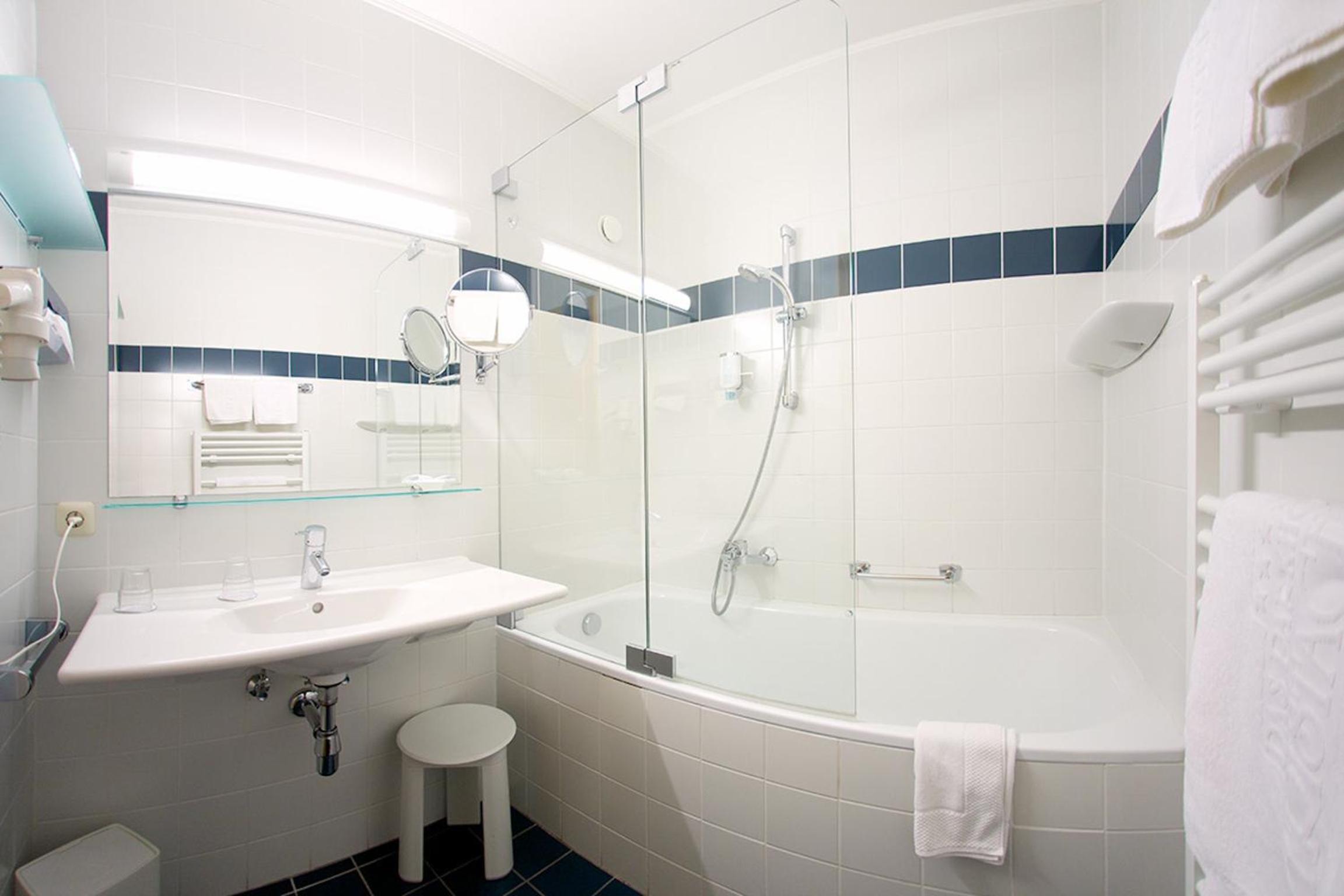 Double Room with Garden View - Photo 9