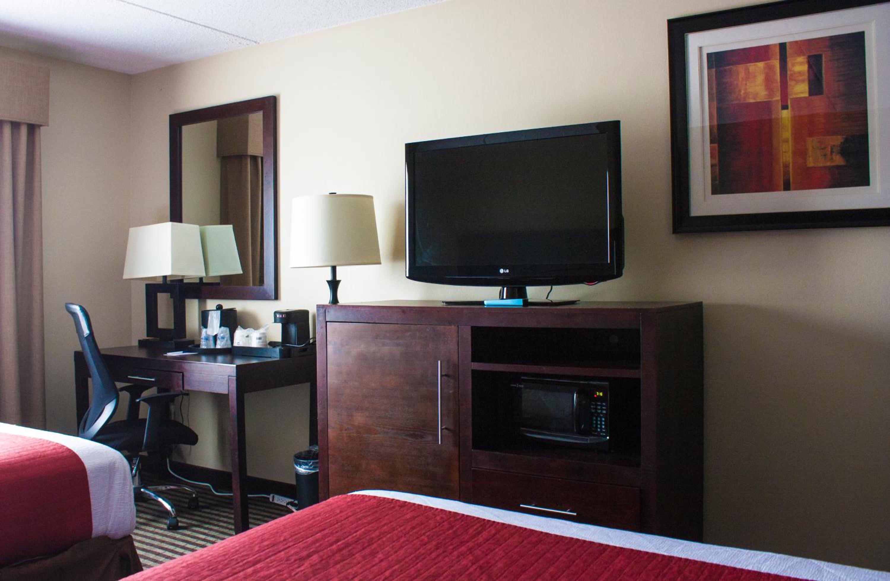 Standard Queen Room with Two Queen Beds - Non Smoking  - Photo 2