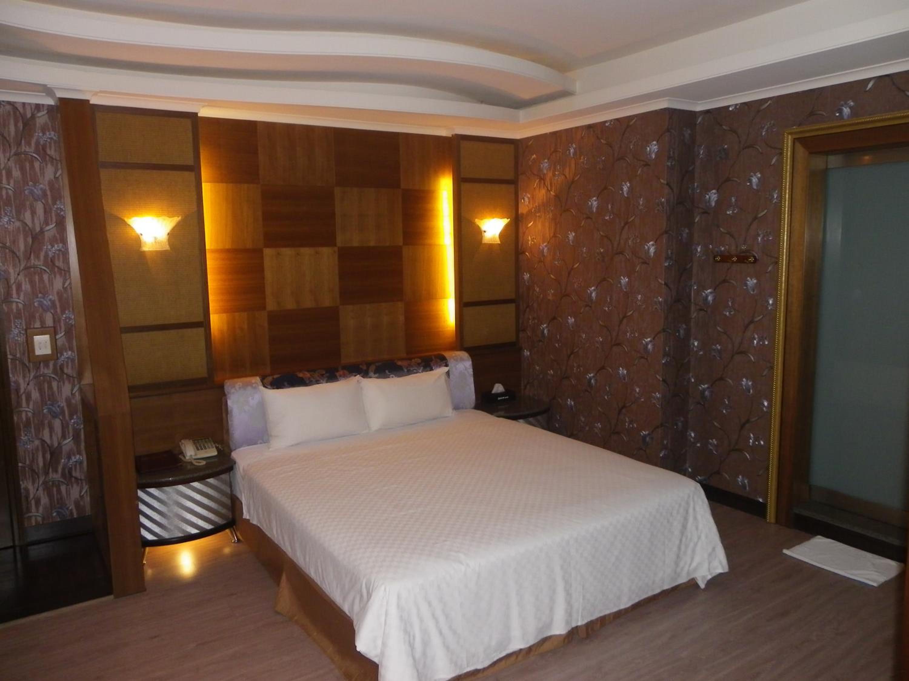 Queen Room with Spa Bath photo 1