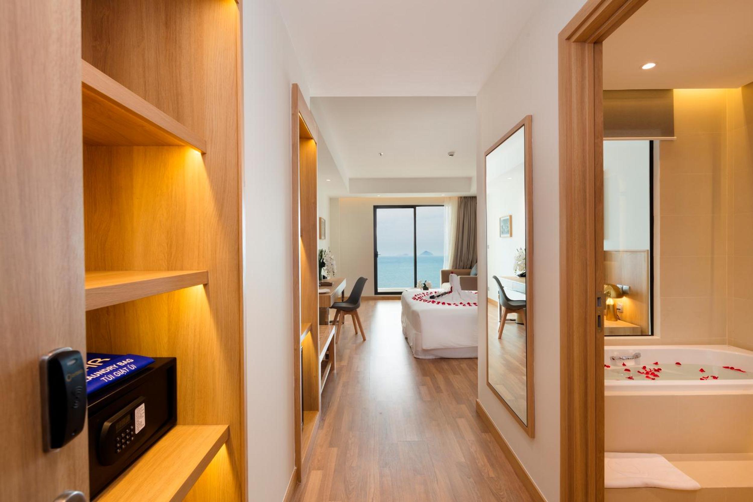 Queen Room with Sea View photo 2