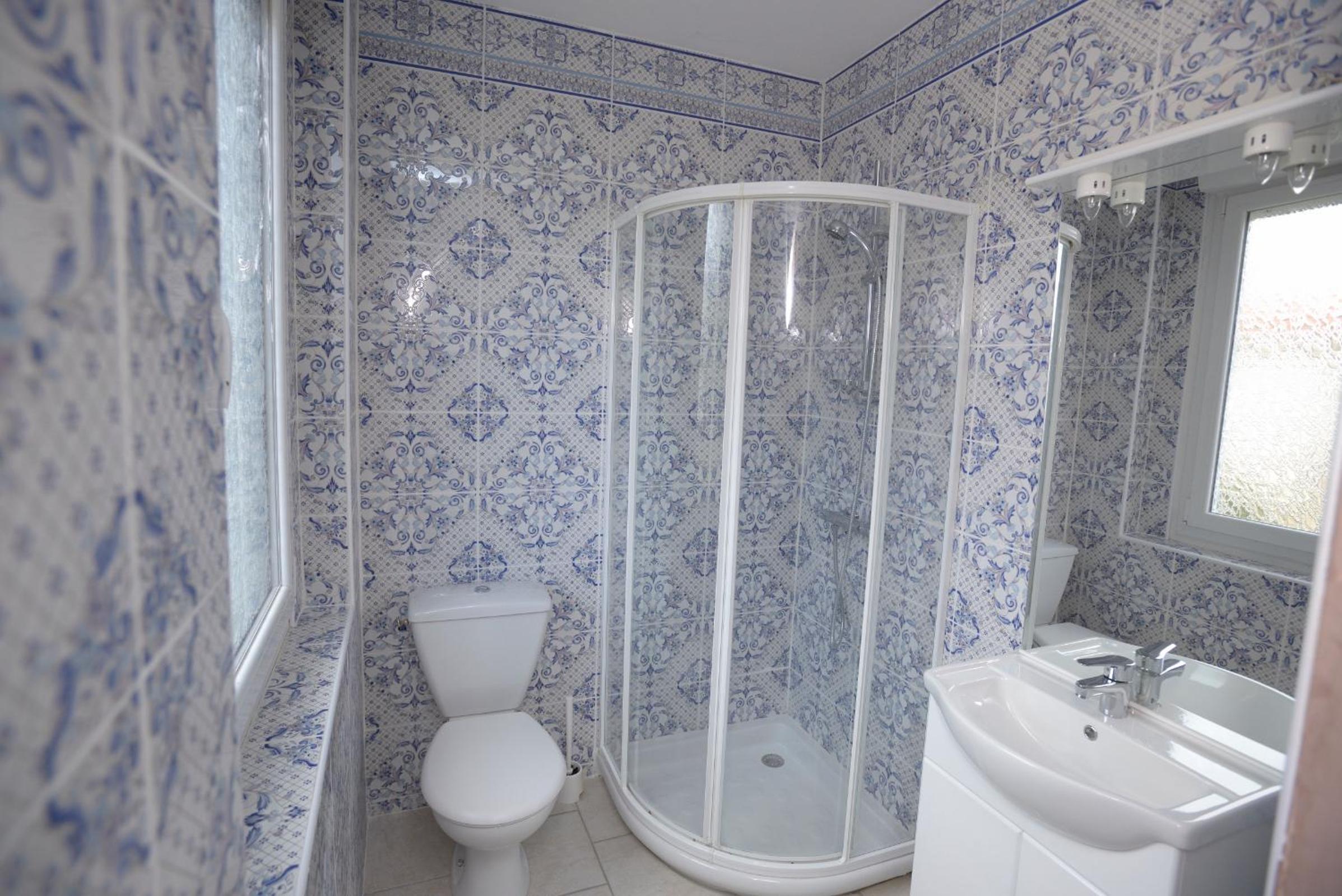Double Room - Photo 5
