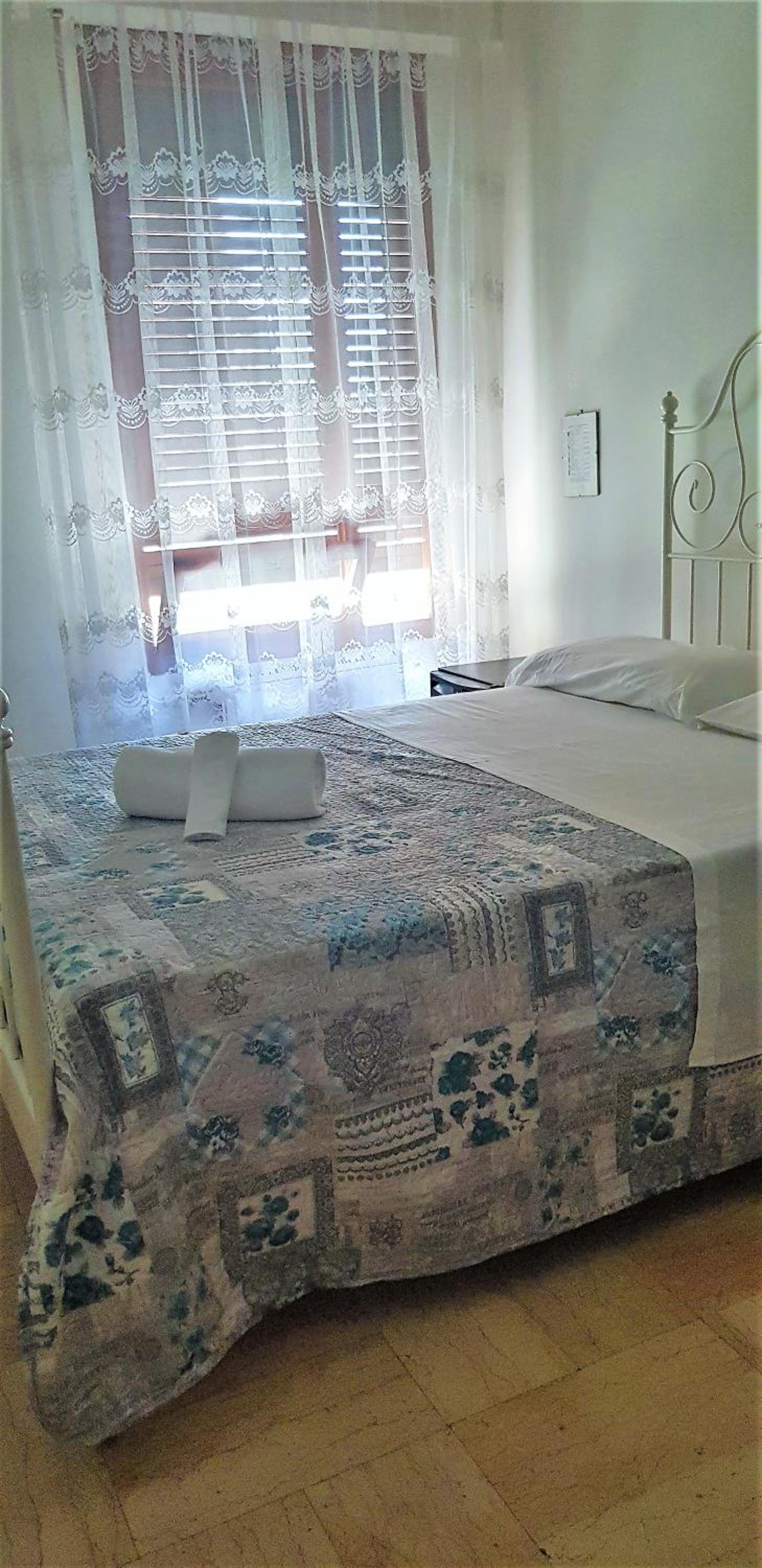 Double Room - Photo 7