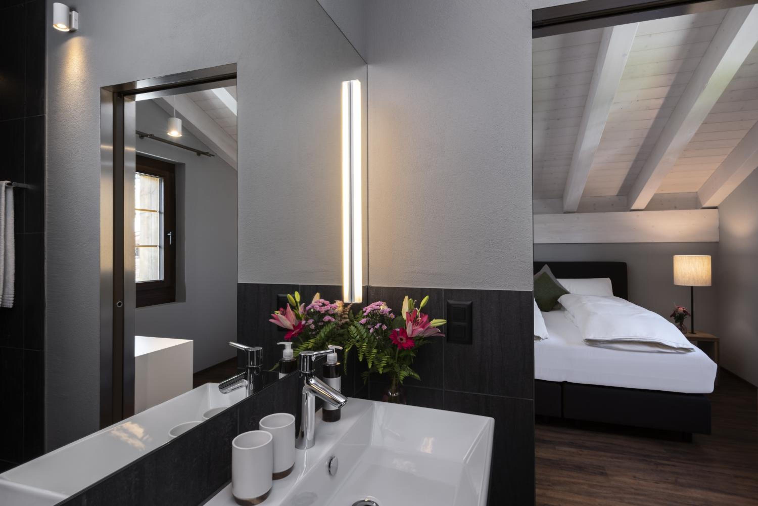 Duplex Suite - Photo 3