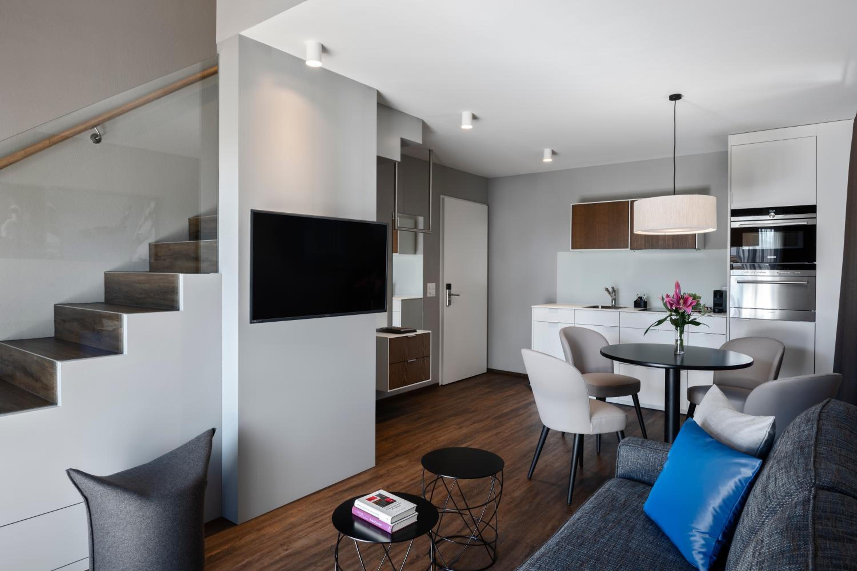 Duplex Suite - Photo 5