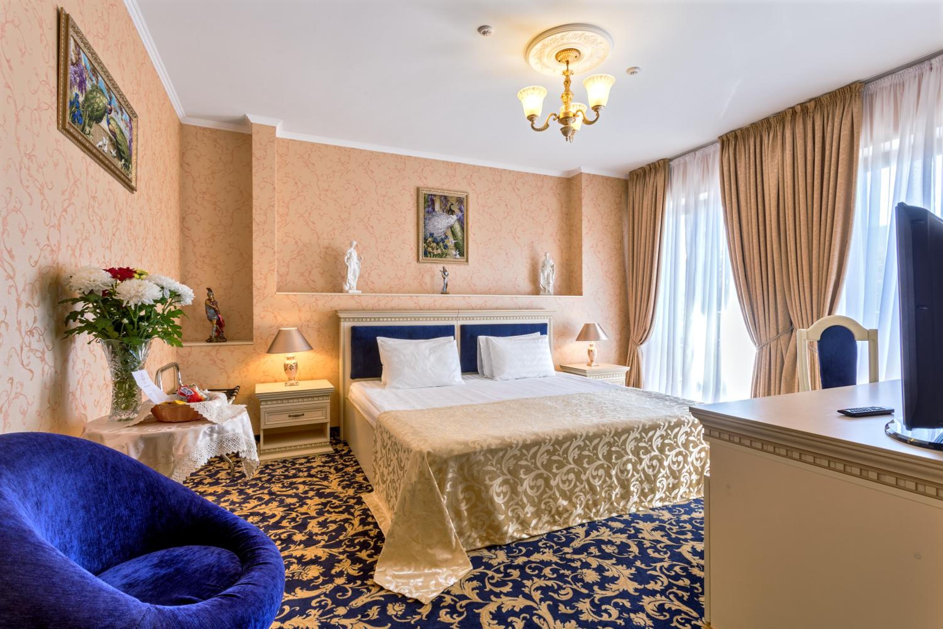 Grand Deluxe with Large Balcony photo 2