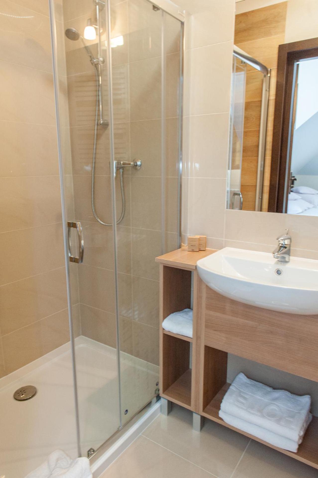 Deluxe Double or Twin Room - Photo 3