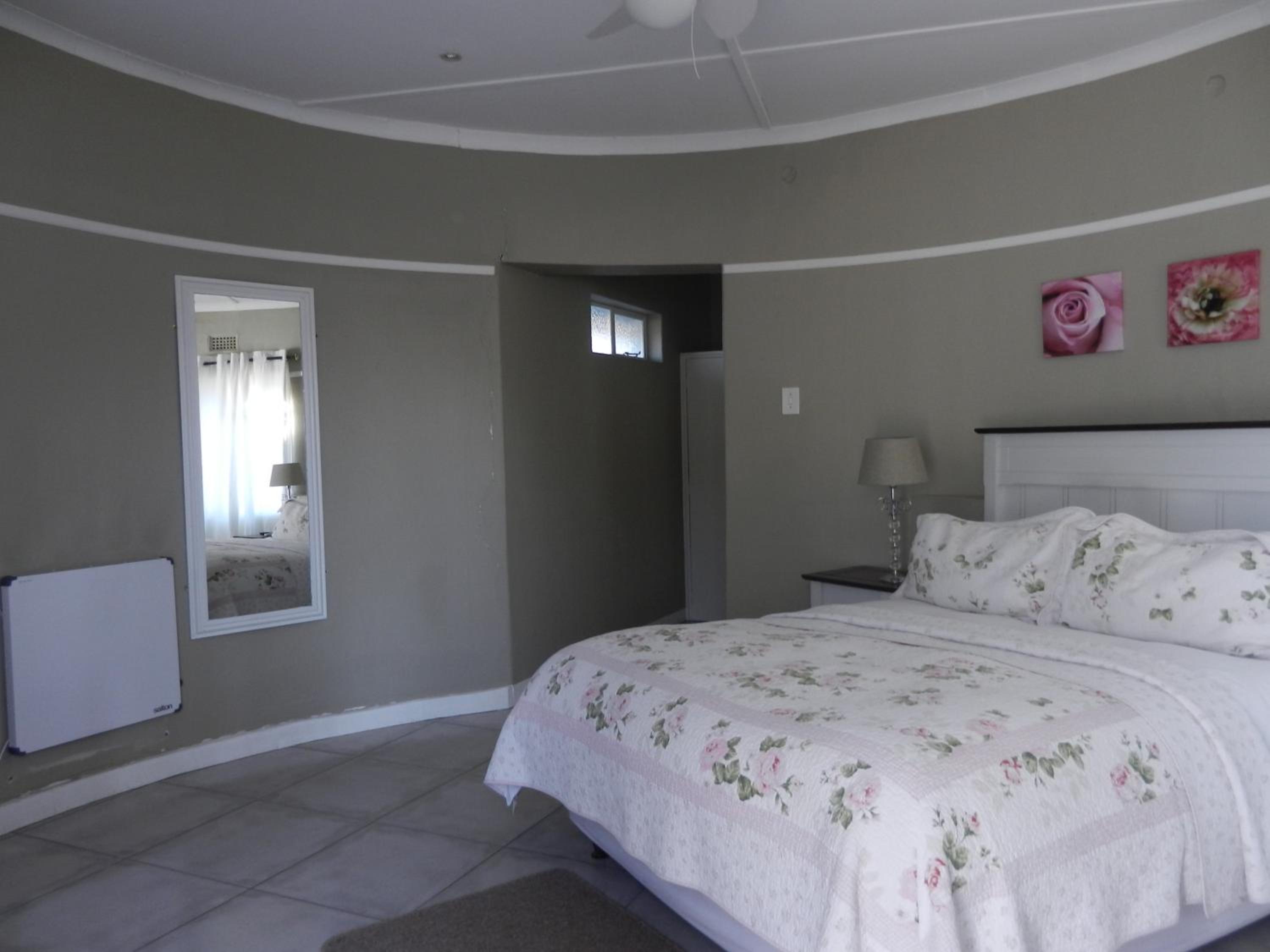 Double Room - Photo 6