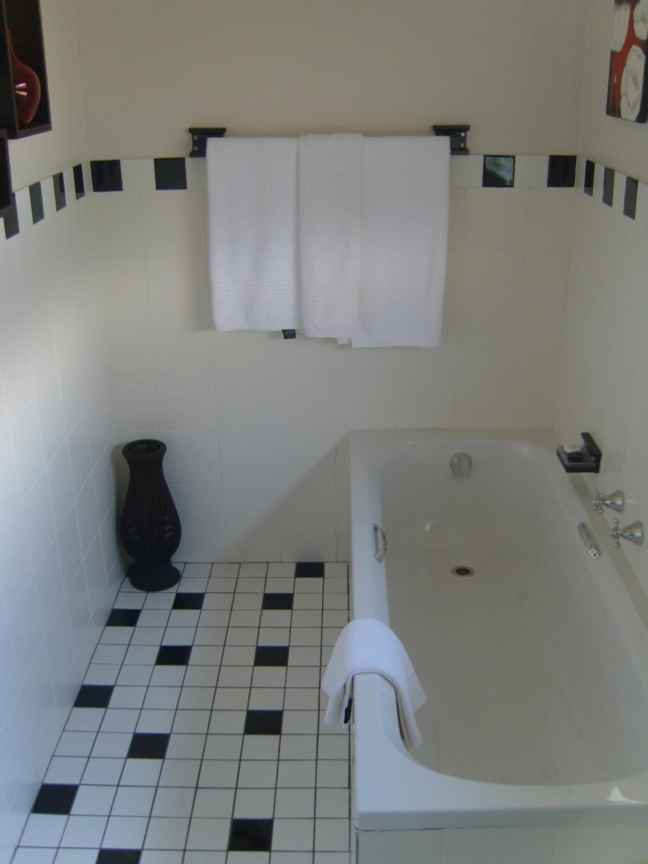 Double Room - Photo 5