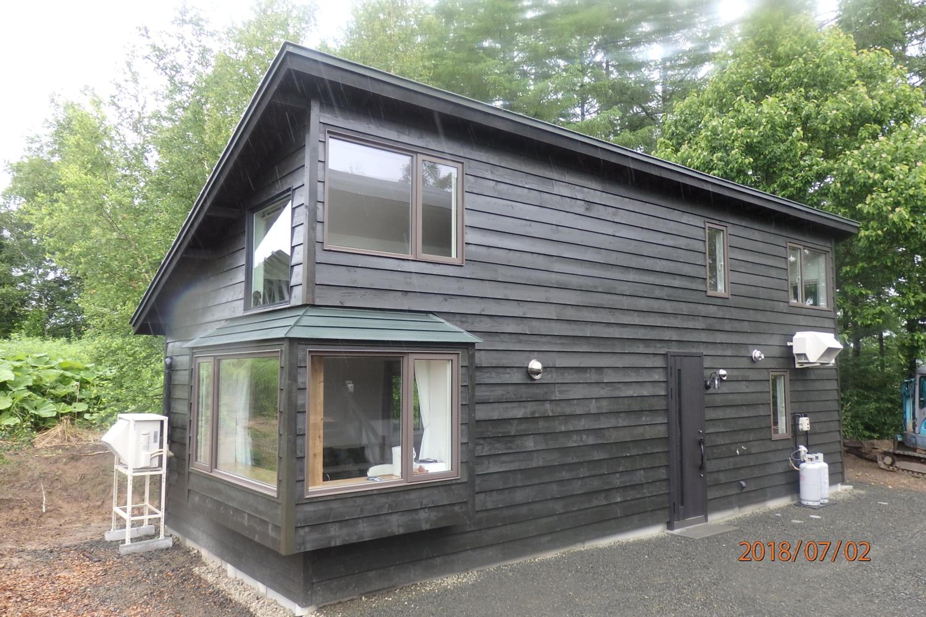 Deluxe Cottage - Non-Smoking photo 2