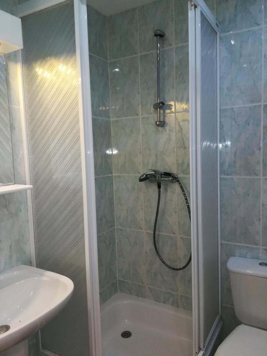 Small Double Room - Photo 4